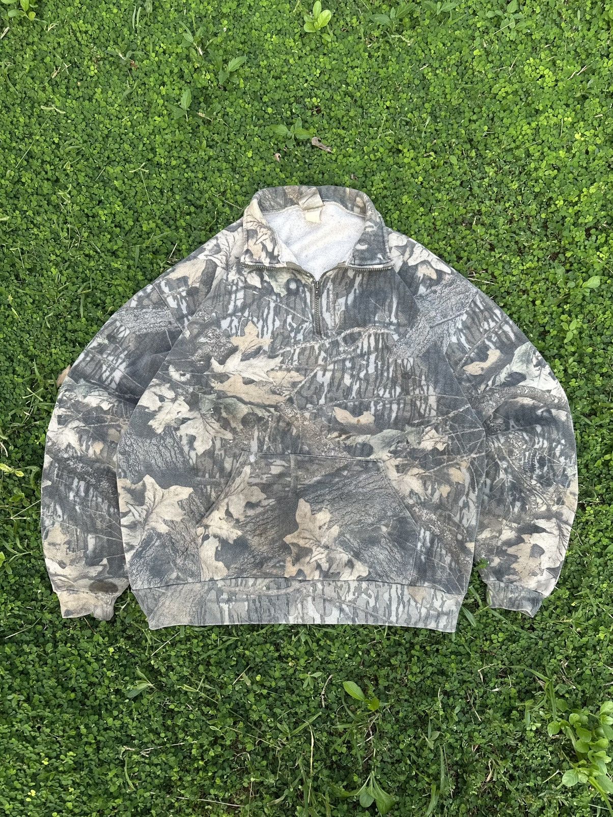 Realtree Crazy Vintage Faded Carhartt Style Realtree Camo Sweatshirt Size US XL / EU 56 / 4 - 1 Thumbnail