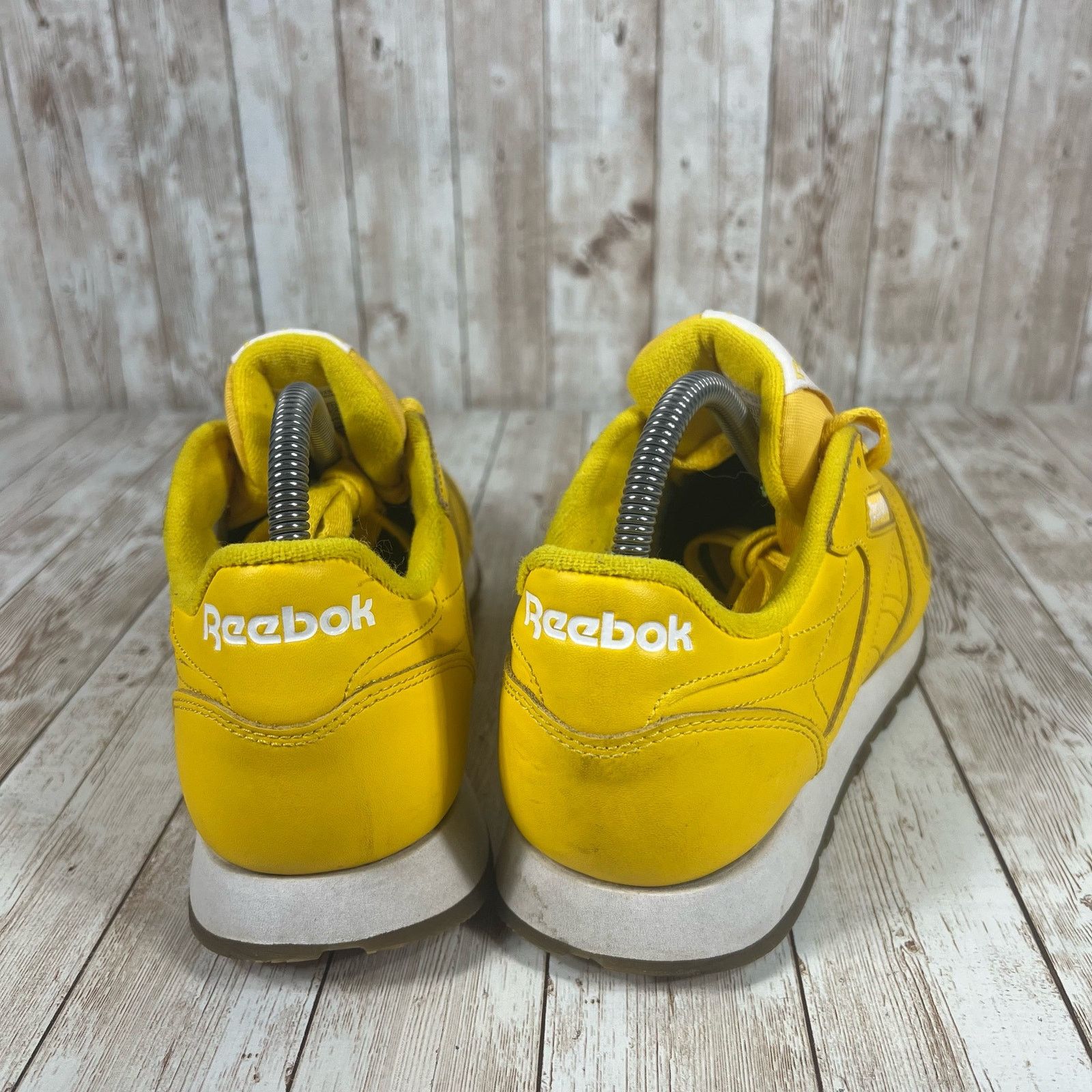 Reebok Reebok Classic yellow leather sneaker Womens 9 Size US 9 / IT 39 - 3 Thumbnail