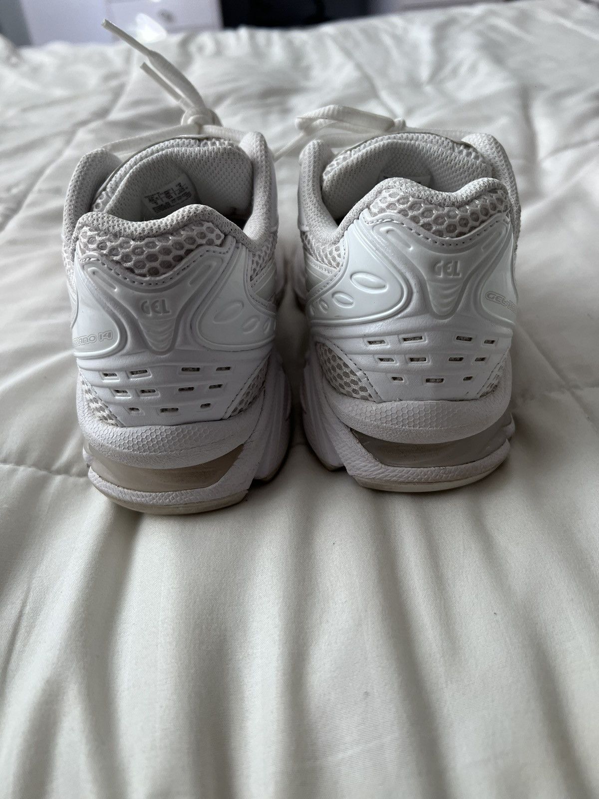Asics Asics Gel Kayano 14 triple white Size US 4 / IT 34 - 4 Thumbnail