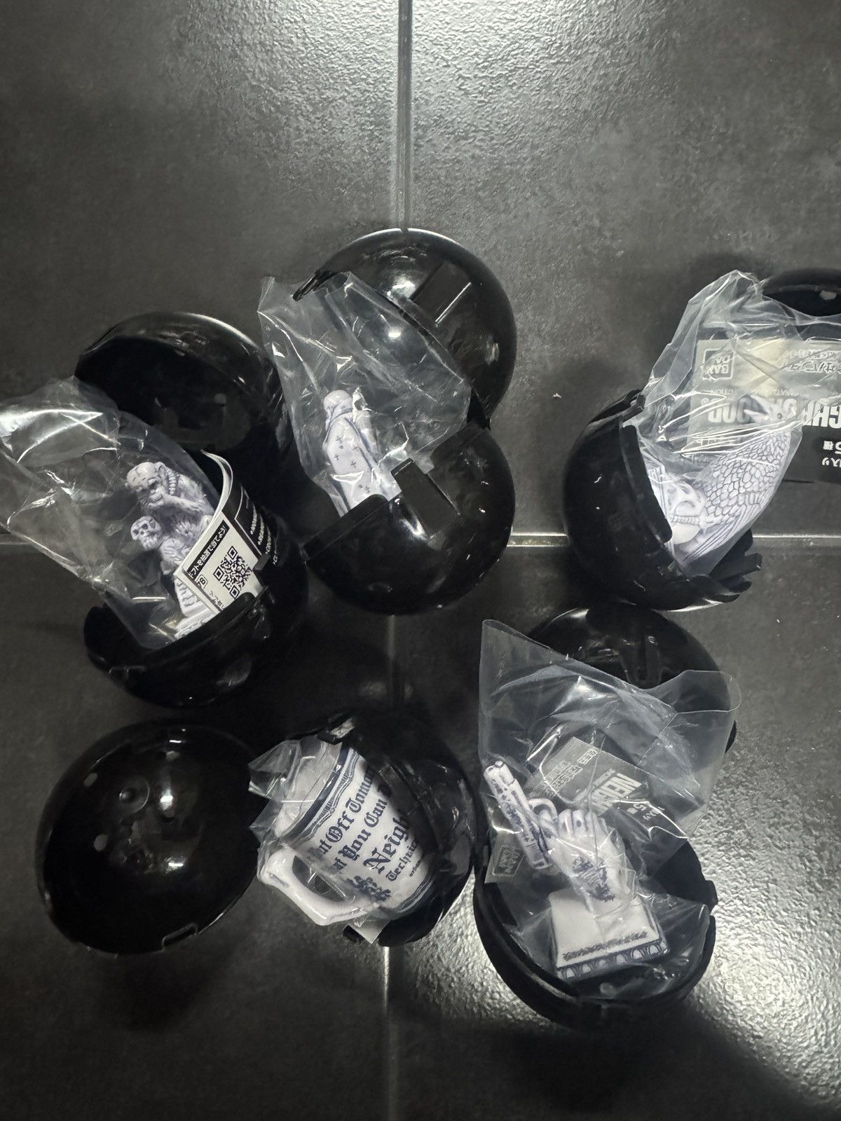 Neighborhood Neighborhood Gashapon Supreme Medicom Travis Size ONE SIZE - 7 Thumbnail