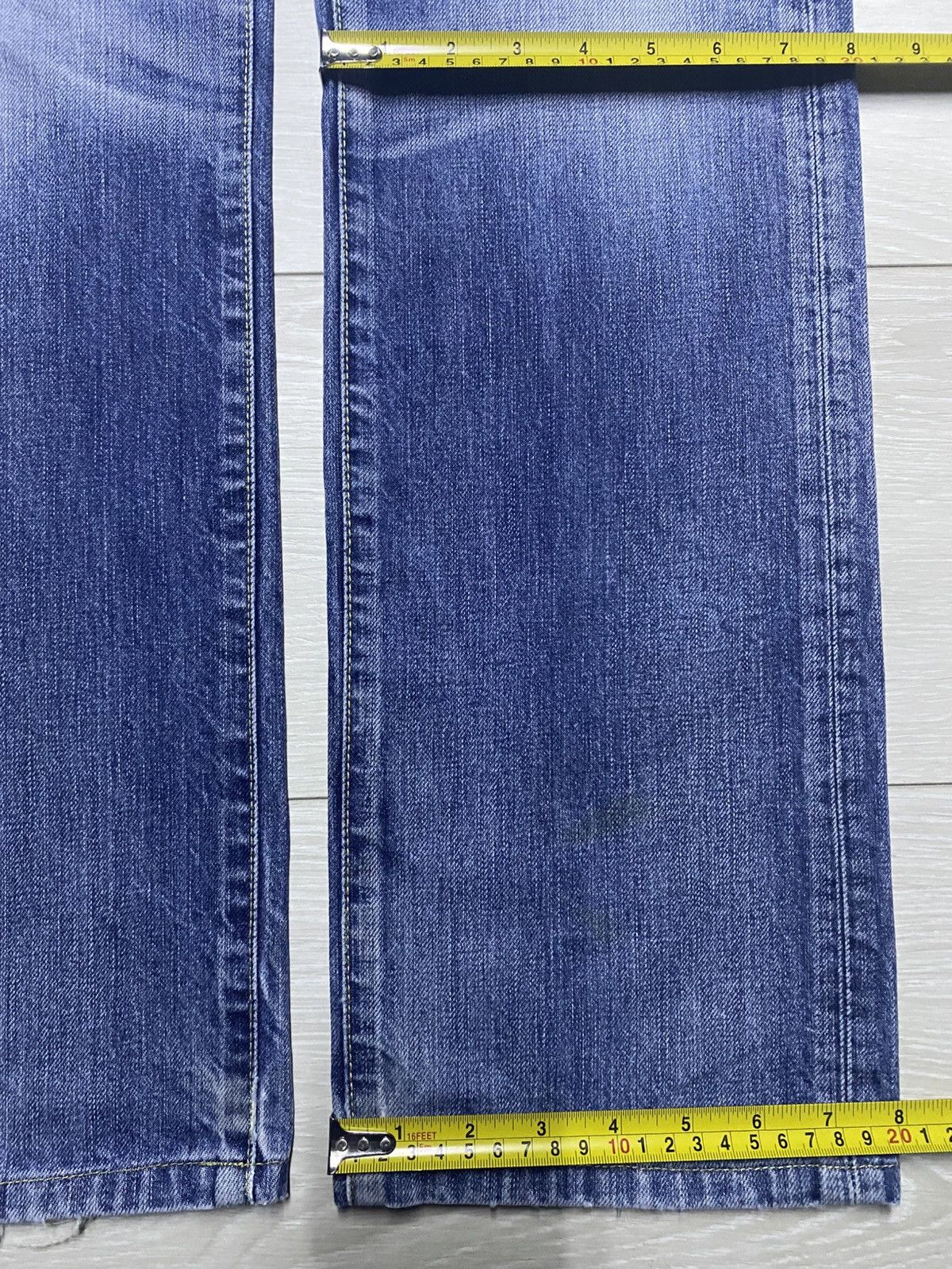 Uniqlo All Made In Japan Uniqlo Distressed ButtonFly Straight Jeans Size US 31 - 19 Thumbnail