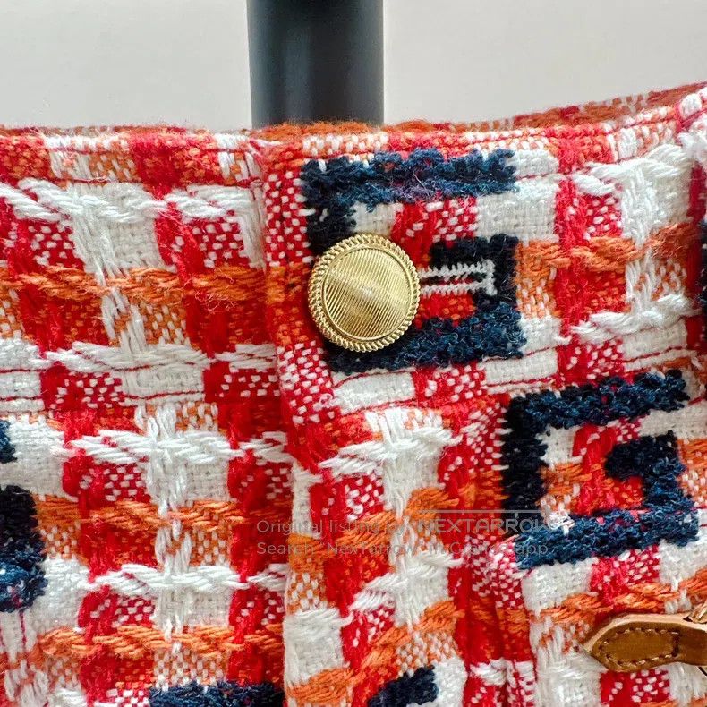 Gucci Gucci Red and white plaid full logo small fragrant style s Size 26" / US 2 / IT 38 - 3 Thumbnail