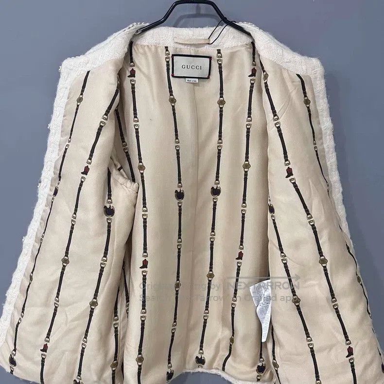 Gucci Beige small fragrant style knitted coat