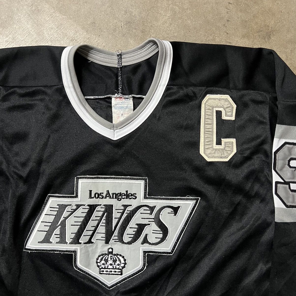 Ccm × Vintage Vintage 90’s NHL Los Angeles Kings CCM Hockey Jersey Size US L / EU 52-54 / 3 - 9 Thumbnail
