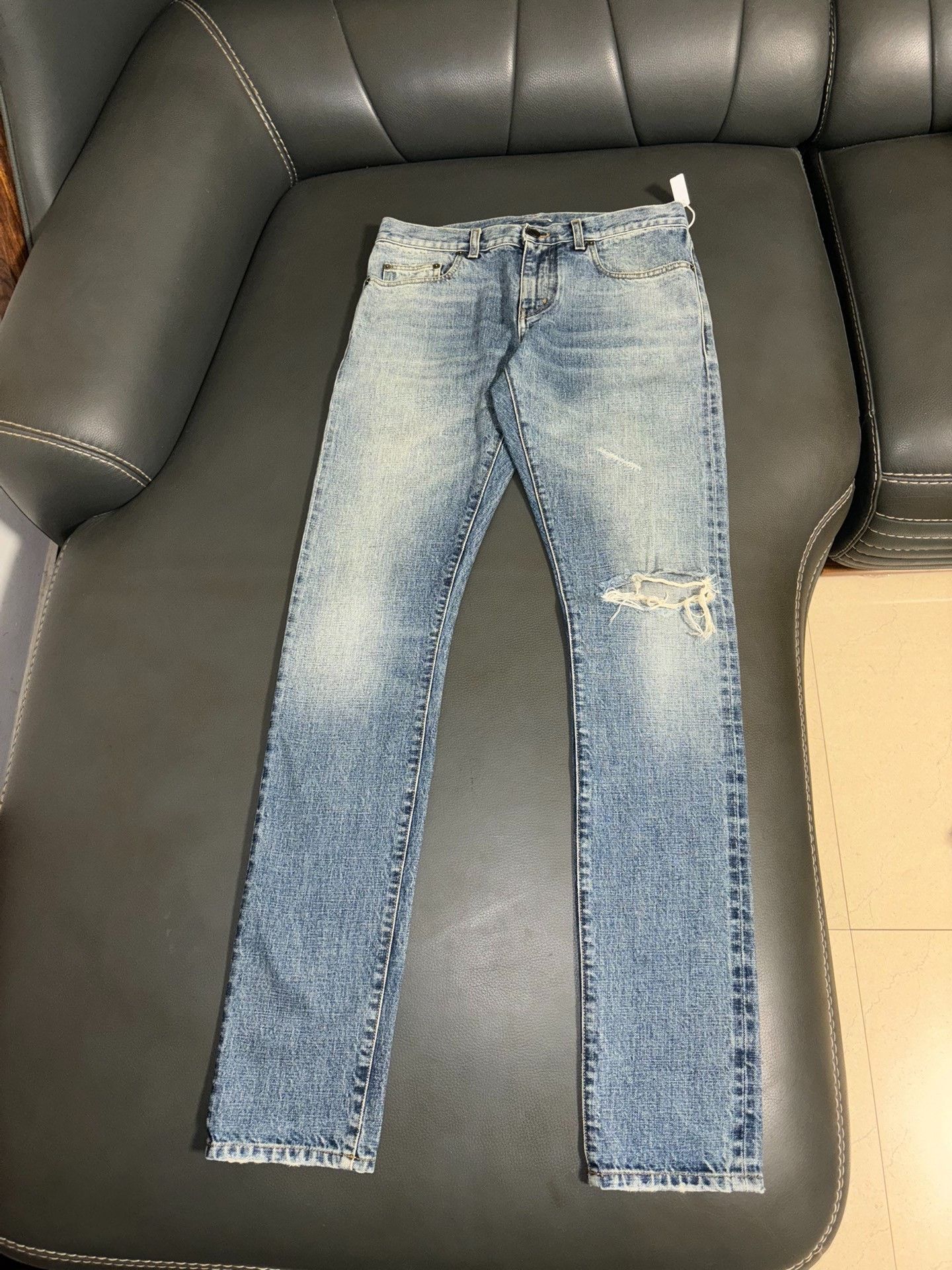 Saint Laurent Paris Saint Laurent Distressed Denim Jeans in Blue Size US 30 / EU 46 - 1 Thumbnail