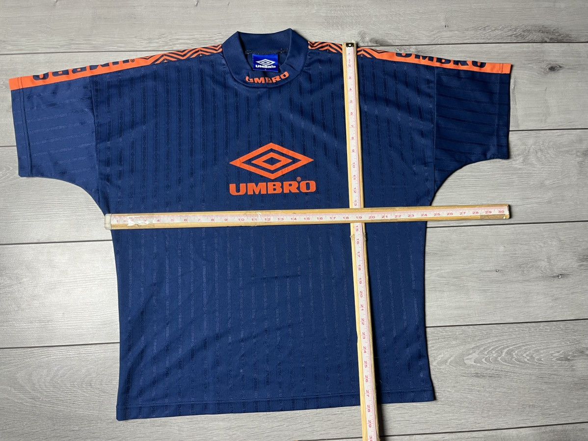 Umbro VINTAGE UMBRO 1990s FOOTBALL SHIRT JERSEY TRIKOT MAGLIA BLUE Size US L / EU 52-54 / 3 - 5 Thumbnail
