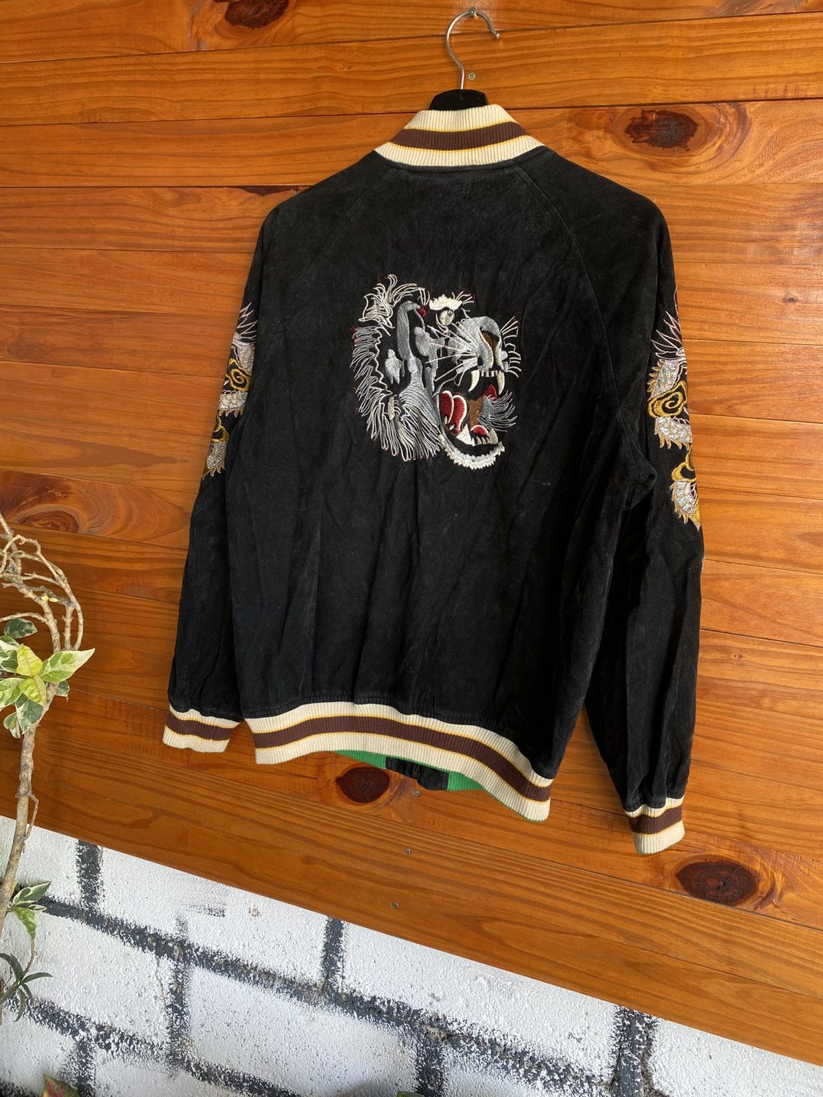 Japanese Brand Vintage Tiger Embroidered Sukajan Souvenir Jacket – Black Size US M / EU 48-50 / 2 - 14 Thumbnail