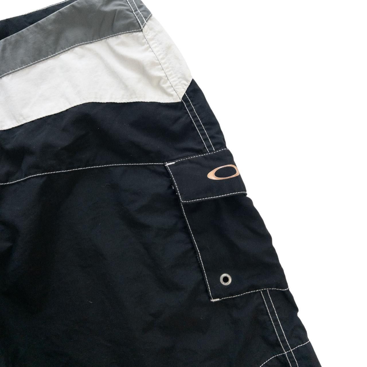 Oakley Vintage Oakley Beach Shorts Womens Size W31 Size US 31 - 7 Thumbnail