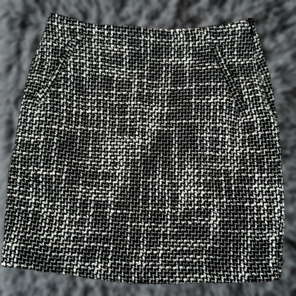 Vintage VINTAGE INC International Concepts Skirt 4 Office Academia Bouclé Tweed Retro Twee Pencil Knee Length Black Womens Size 27" / US 4 / IT 40 - 1 Thumbnail