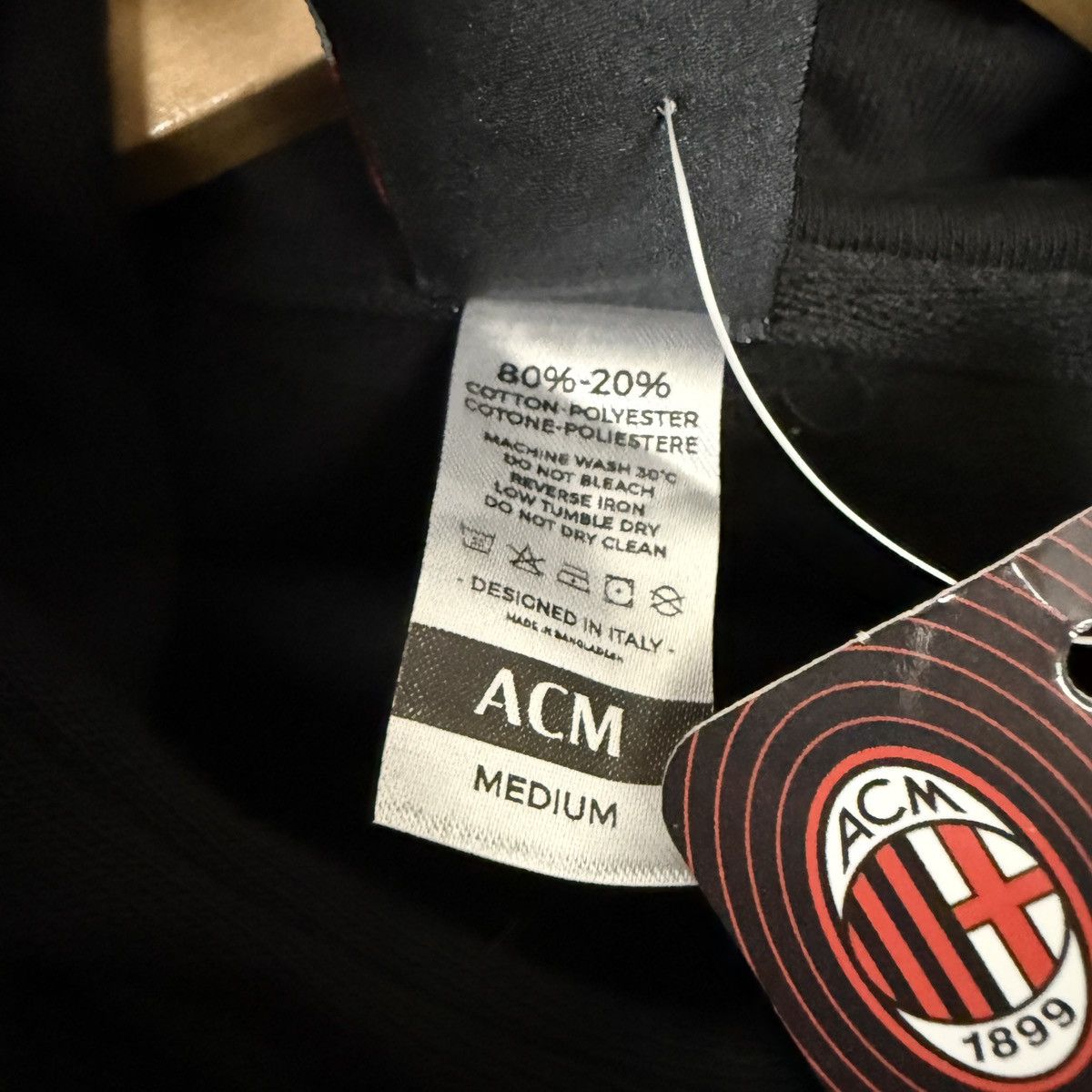 Other NWT Official AC Milan Black Red Logo Graphic Pullover Hoodie Size US M / EU 48-50 / 2 - 5 Thumbnail