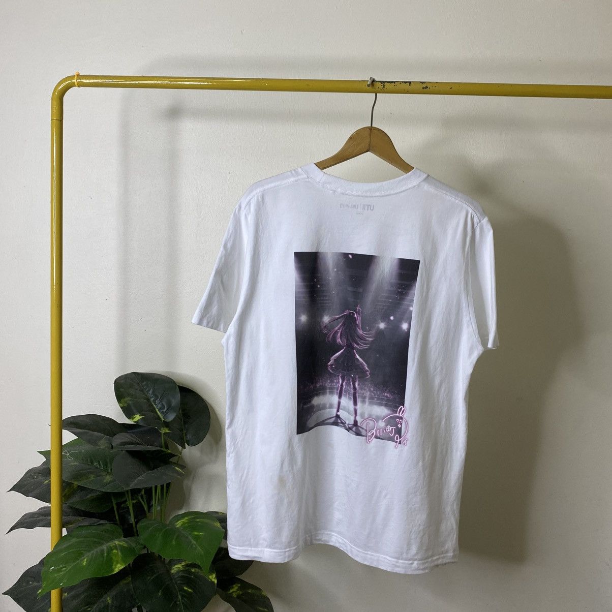 Uniqlo Oshi no Ko Anime Manga Series Collaboration T-shirt Size US L / EU 52-54 / 3 - 1 Thumbnail