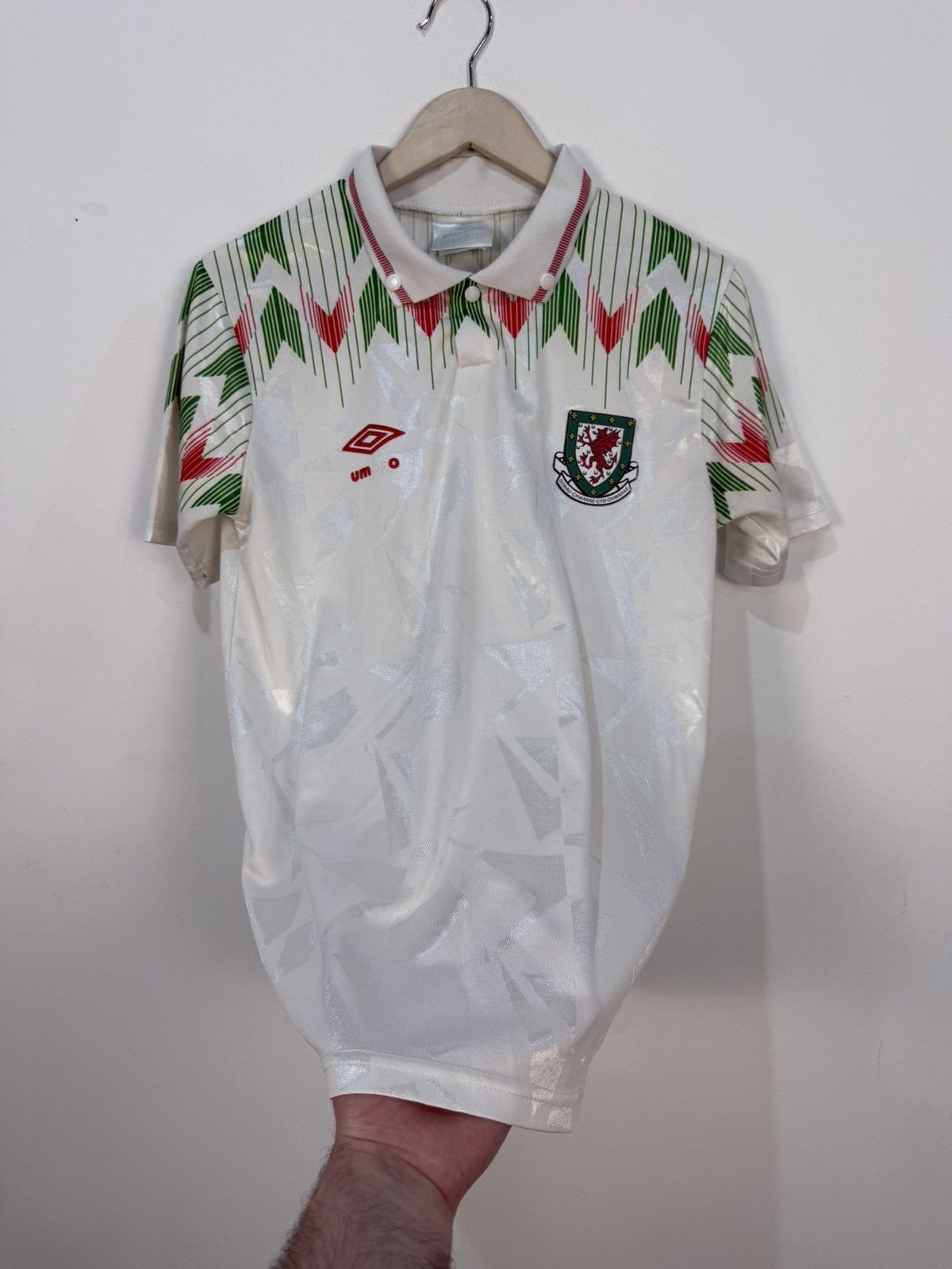 Umbro Umbro Wales 1990/1992 Vintage Away Soccer Jersey Size US S / EU 44-46 / 1 - 4 Thumbnail