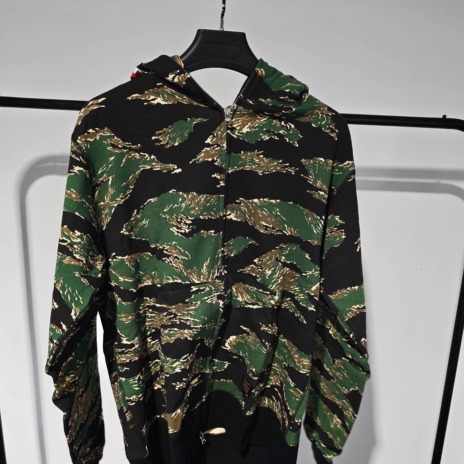 Bape A BATHING APE Camo Shark Hoodie Size XL Size US XL / EU 56 / 4 - 1 Thumbnail