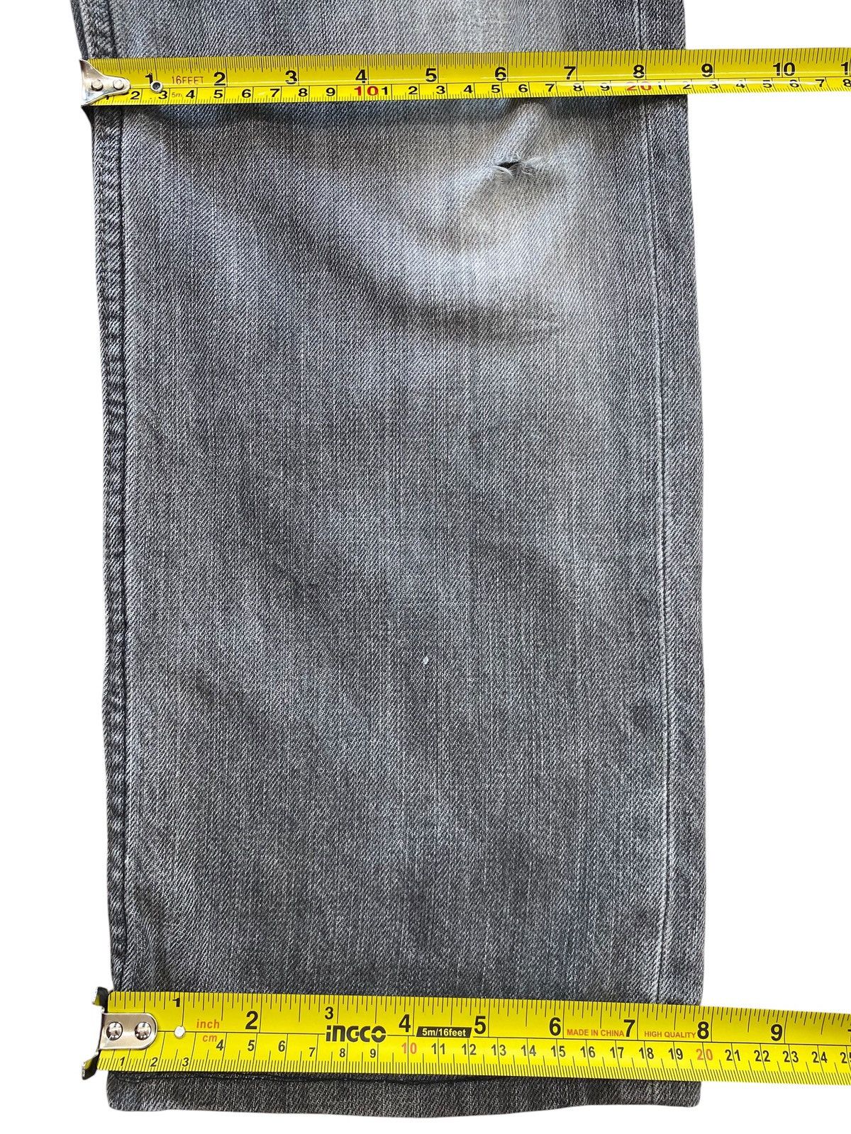 Old Navy Old Navy Grey Wash Ripped Straight Leg Style Jeans Size US 34 / EU 50 - 9 Thumbnail