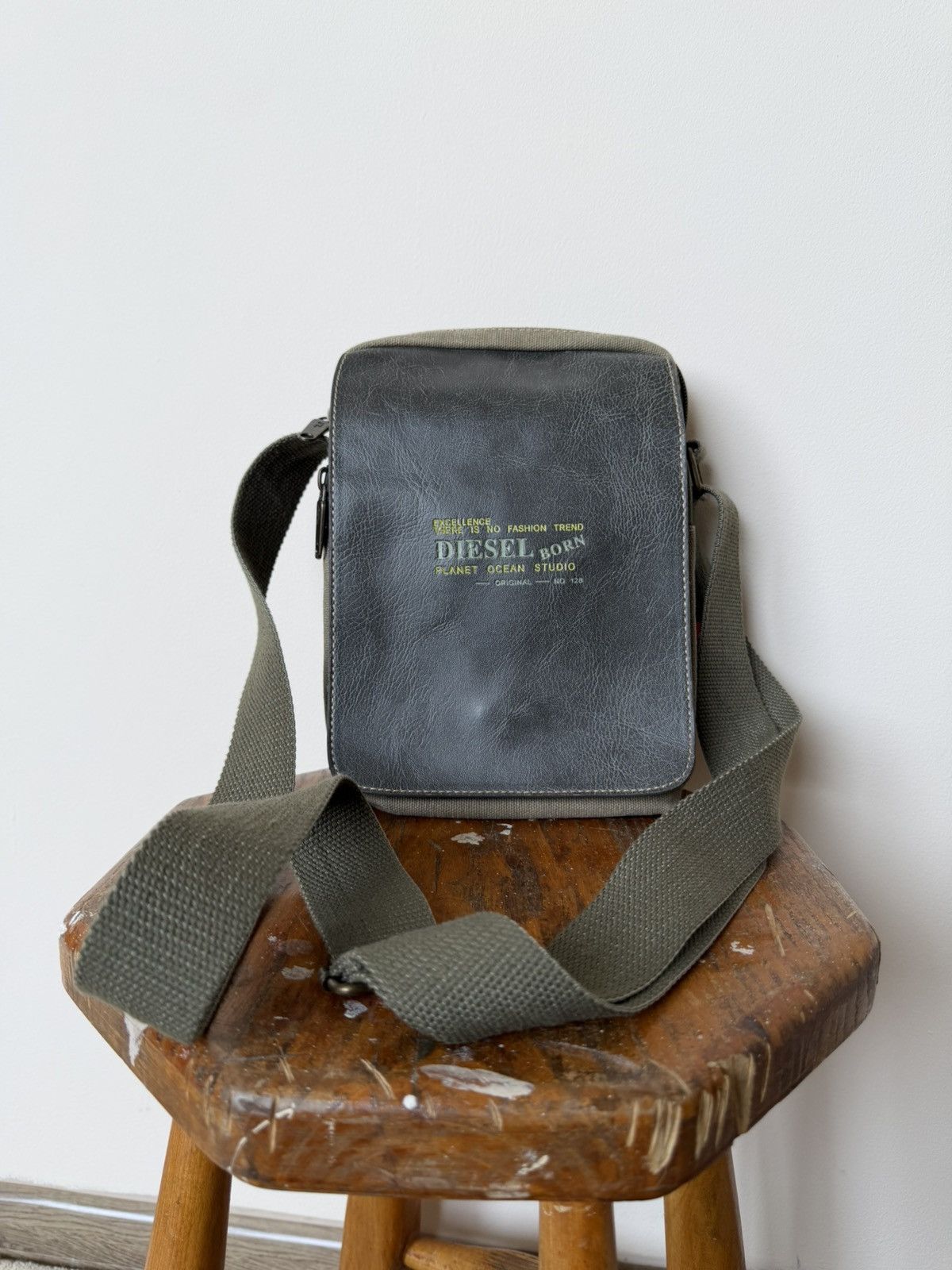 Diesel Vintage Diesel Distressed Leather Y2K Messenger Bag Crossbod Size ONE SIZE - 1 Thumbnail