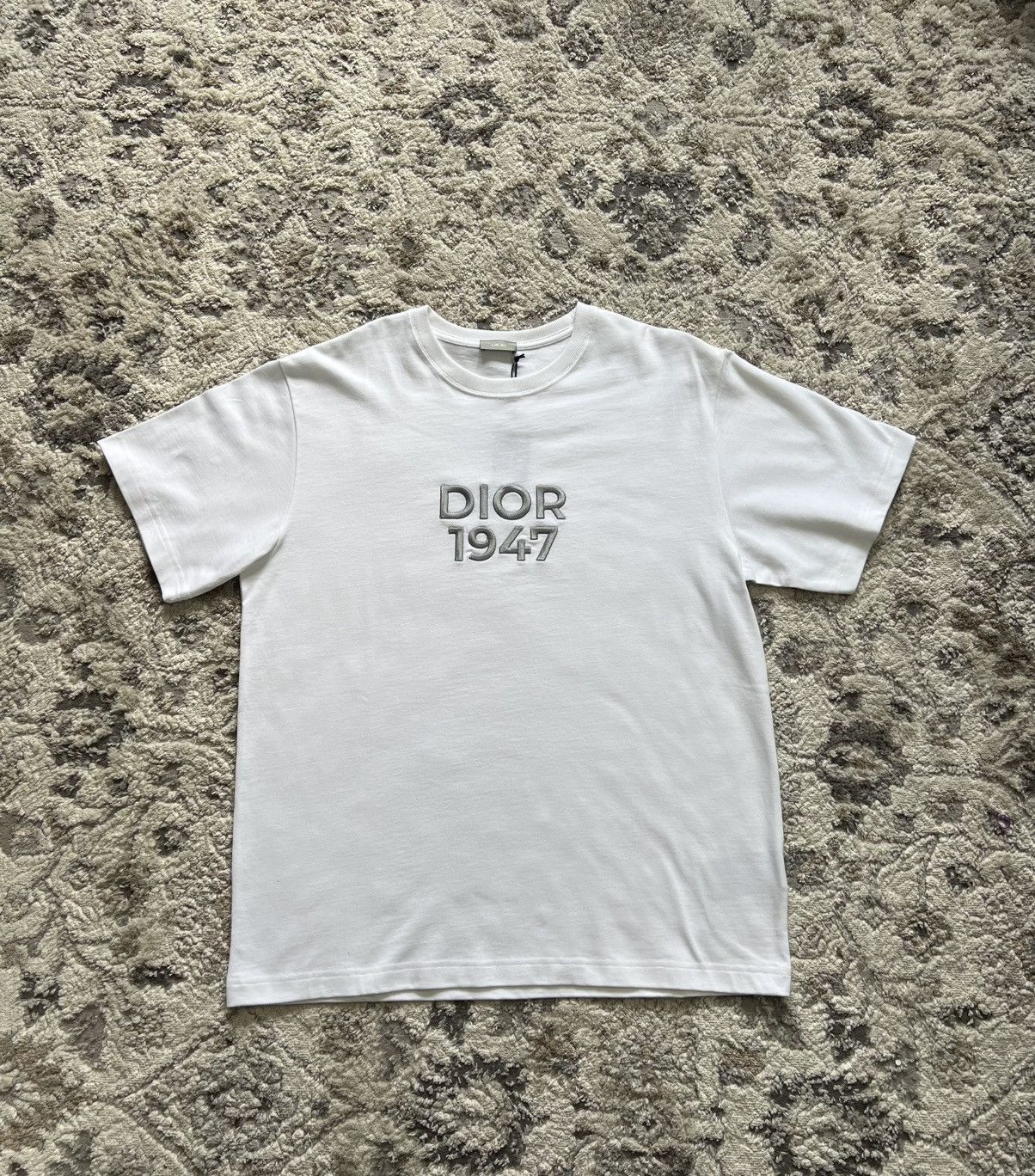 ヤ*カ様 Dior Christian Dior 1947 ホワイトTシャツ Dior relaxed fit