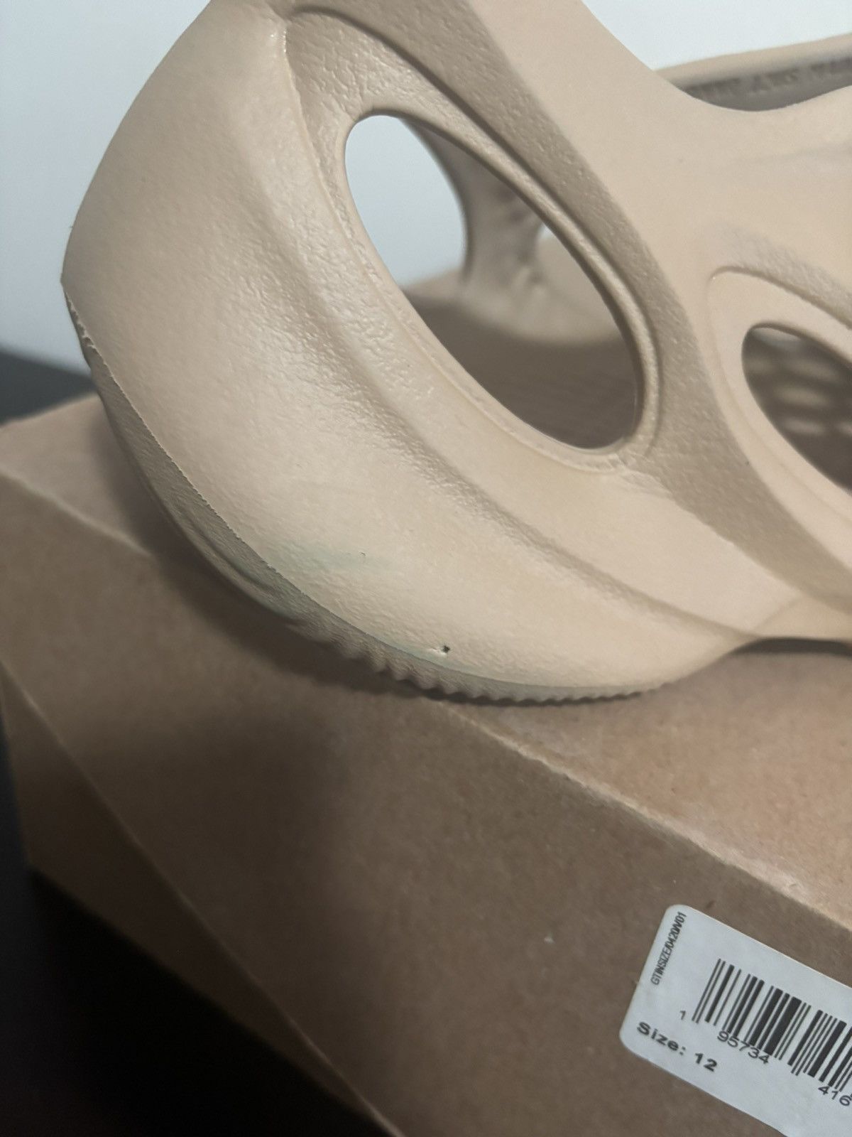 Adidas × Kanye West Adidas Yeezy Foam RNR Ochre Size 12 USED Size US 12 / EU 45 - 10 Thumbnail