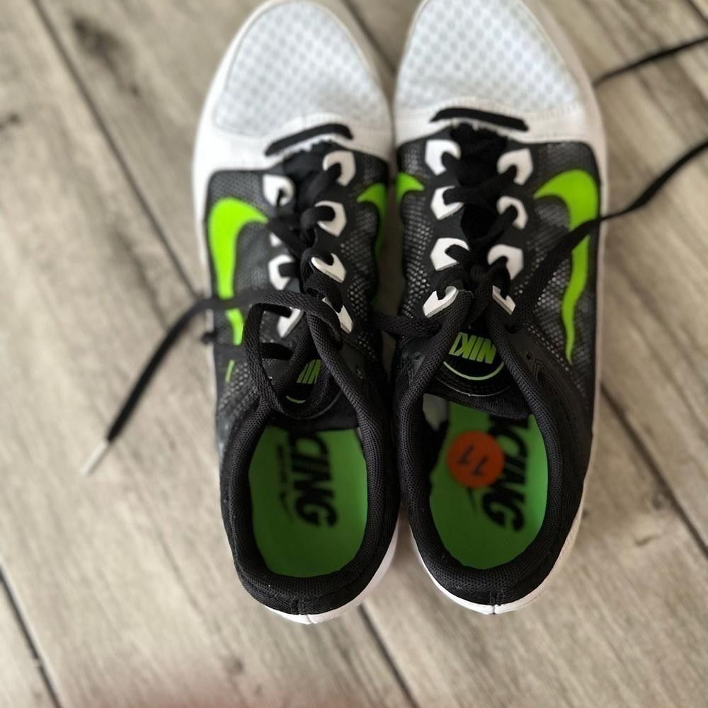 Nike New without box Nike Rival MD size 11 no spikes 616312 103 Size US 11 / EU 44 - 8 Thumbnail