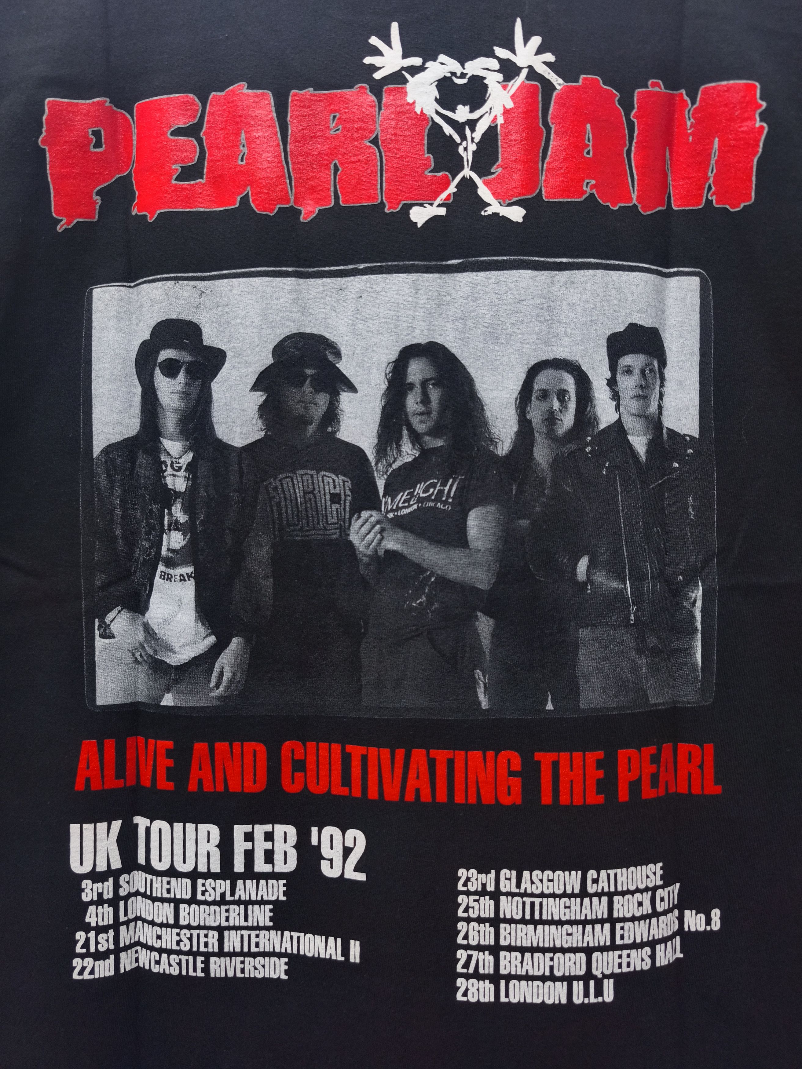 Band Tees Pearl Jam Alive & Cultivating The Pearl UK Tour T-shirt Size US XL / EU 56 / 4 - 8 Thumbnail