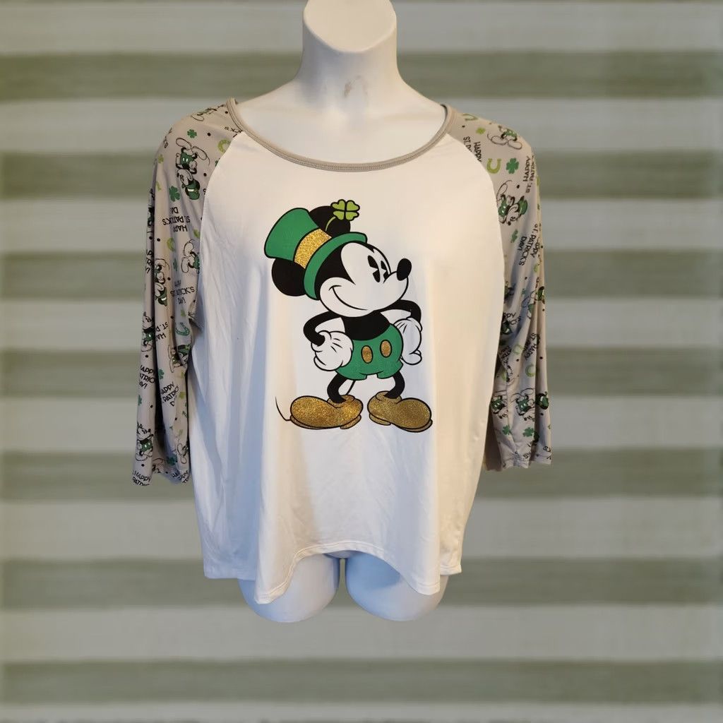 Disney Juniors Disney St. Patrick's Day Mickey Mouse 3/4 Sleeve Shirt XXL Gray Crew Neck Casual Sleeve Shirt T-Shirt Womens Boys? Size XXL / US 16-18 / IT 52-54 - 1 Thumbnail