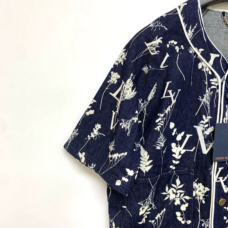 Louis Vuitton Louis Vuitton Dark blue denim shirt with short sleeves Size US L / EU 52-54 / 3 - 5 Thumbnail