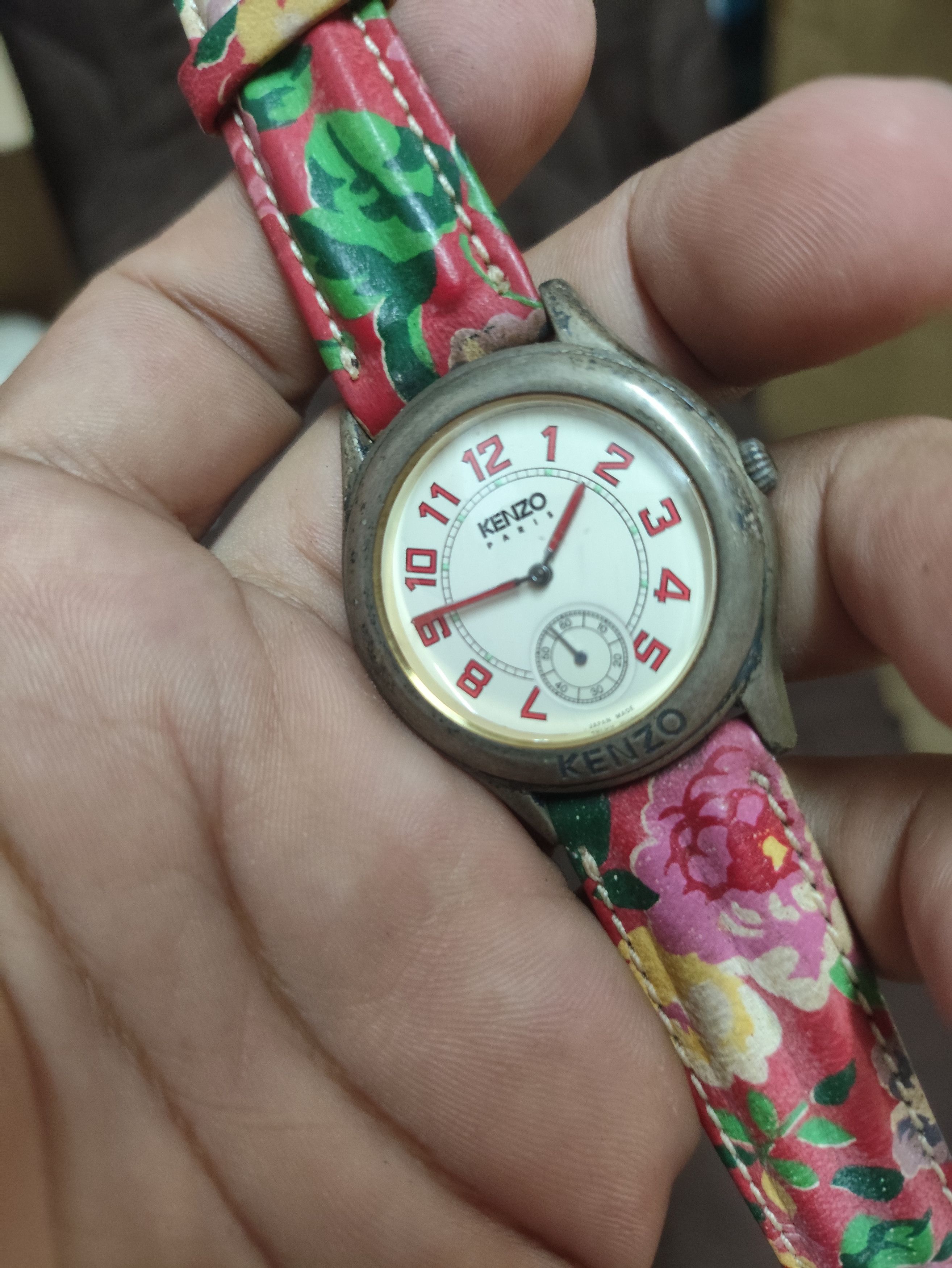 Designer Vintage KENZO JAPAN WATCH Authentic Item (Floral Design) Size ONE SIZE - 9 Thumbnail