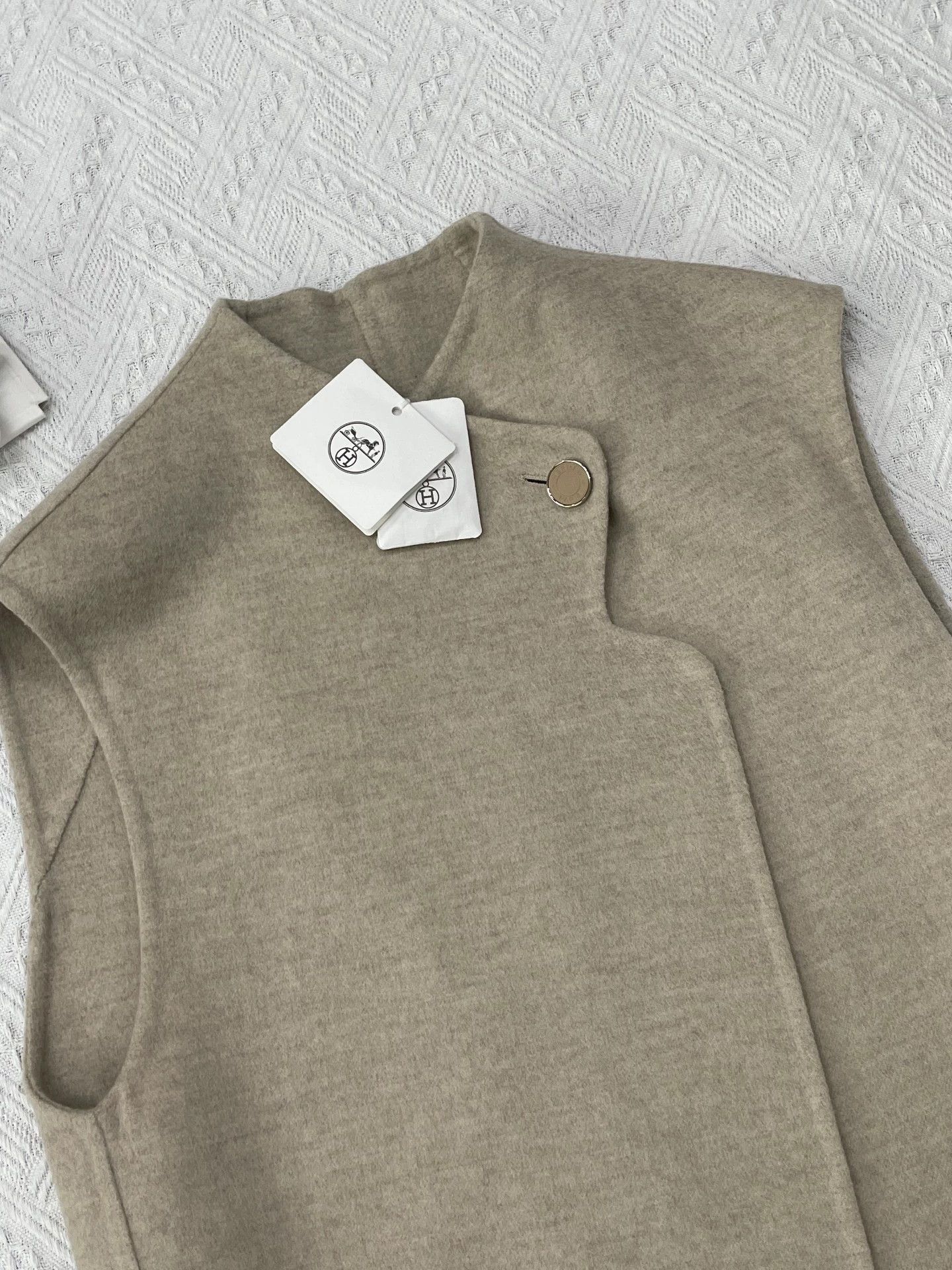 Hermes Hermes Oatmeal Cashmere Gilet FR36 NWT Size XS / US 0-2 / IT 36-38 - 2 Thumbnail