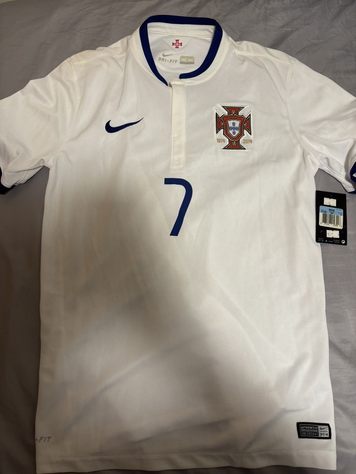 Nike Portugal away shirt 2014 ronaldo Size US M / EU 48-50 / 2 - 1 Thumbnail