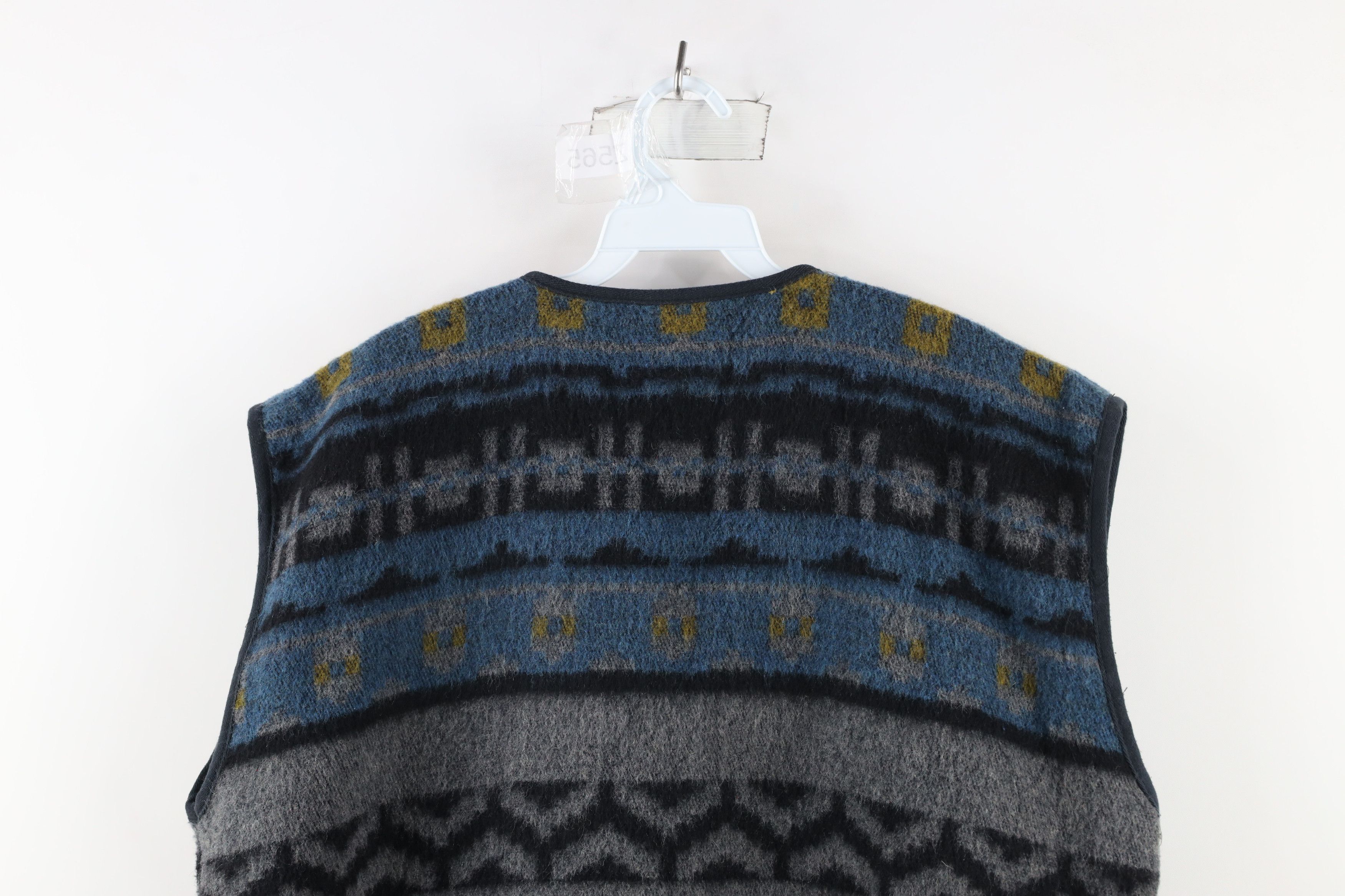Vintage Vintage 90s Streetwear Blanket Wool Blend Button Vest Jacket Size US XXL / EU 58 / 5 - 10 Thumbnail
