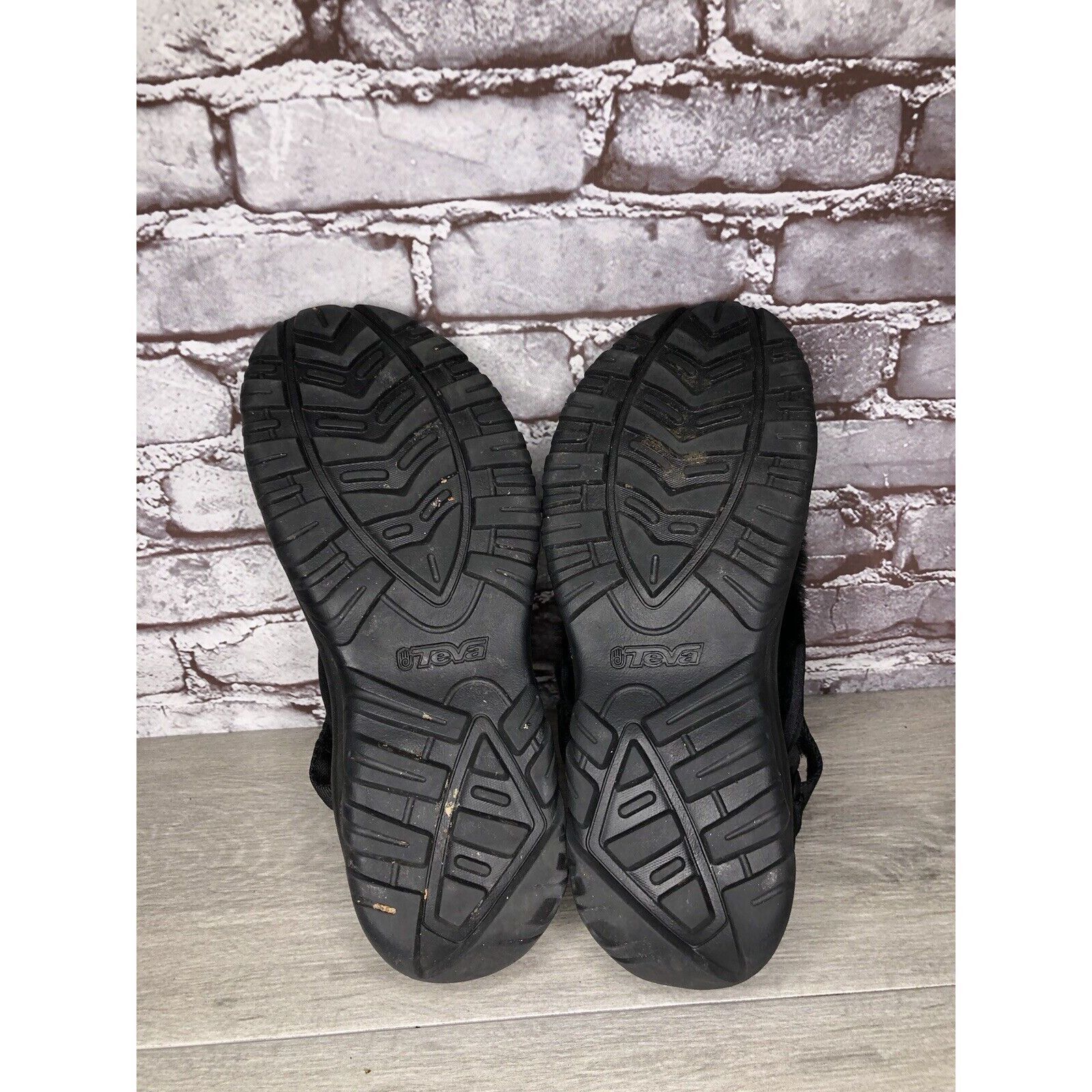 Ugg TEVA UGG COLLAB Black SHEEPSKIN Suede Strappy Outdoor Sandal Size US 10 / EU 43 - 10 Thumbnail