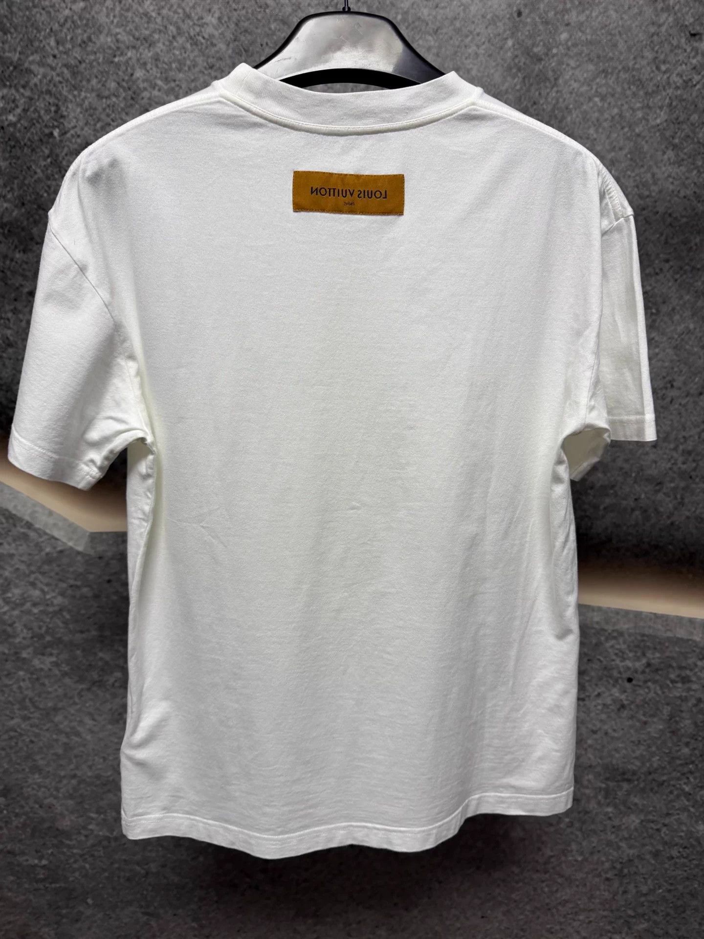 Louis Vuitton LV Tee Men's S white like new Italian made Size US S / EU 44-46 / 1 - 2 Thumbnail