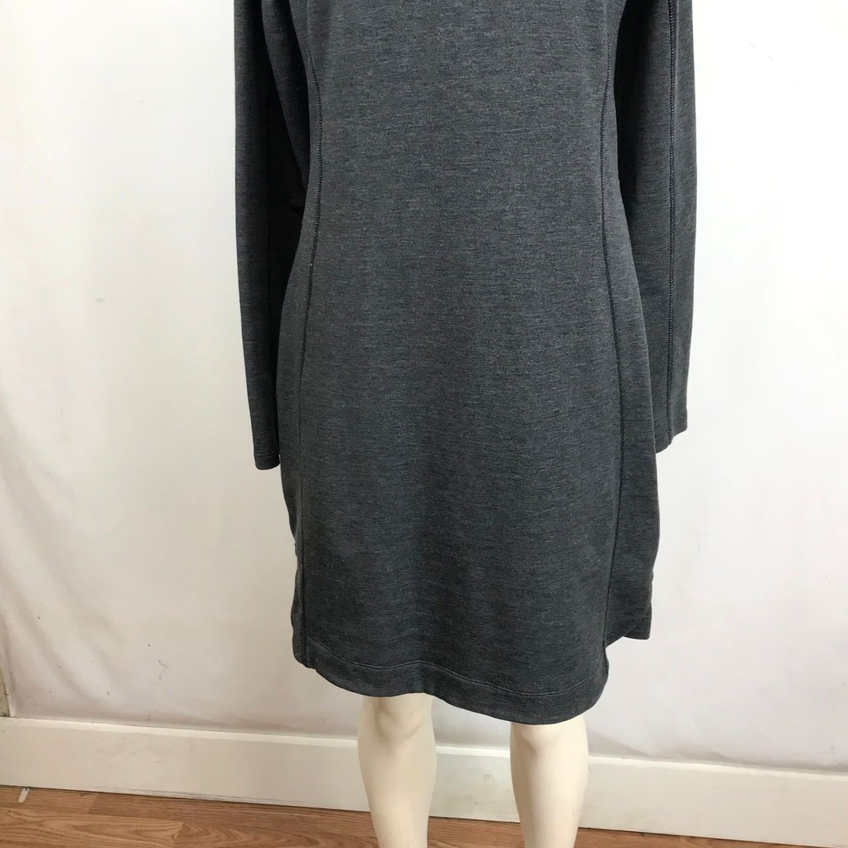 Athleta Athleta Womens Gray Long Sleeve Sweatshirt Mini Dress S Charcoal Size S / US 4 / IT 40 - 3 Thumbnail