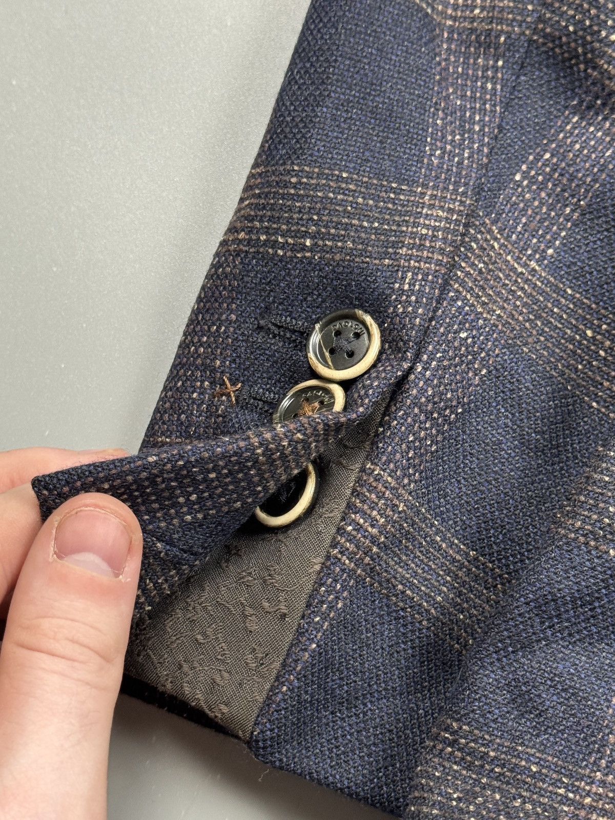 Paoloni Paoloni Wool Silk Blend Two Button Checkered Blazer (Y1255) Size 38R - 10 Thumbnail