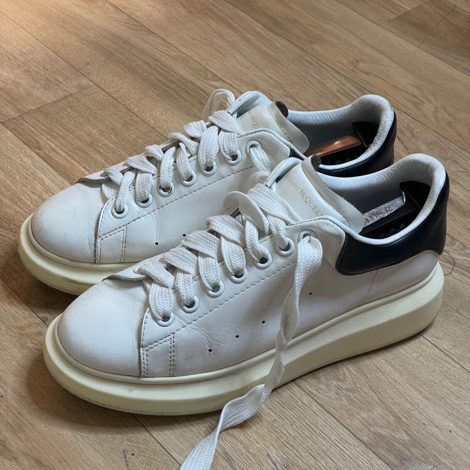 Alexander McQueen Alexander Mcqueen Oversized sneakers Leather LOW top White Size US 8 / EU 41 - 1 Thumbnail