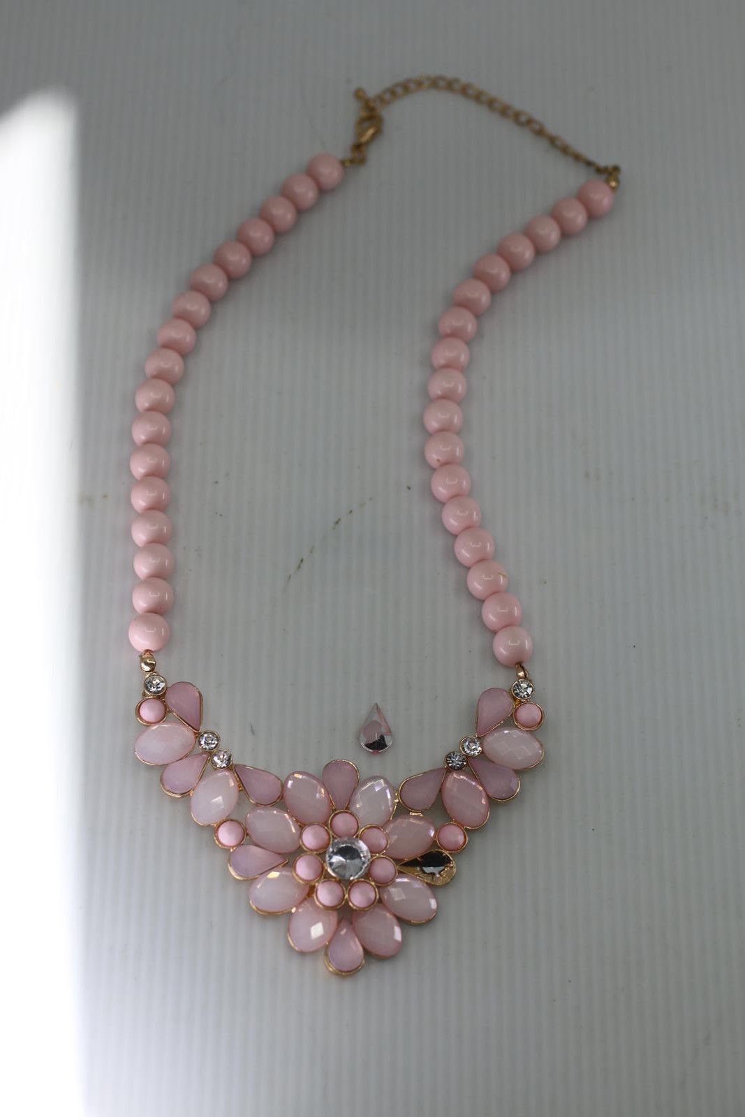 The Unbranded Brand Pink Floral Statement Necklace Gold Tone Rhinestone Flower Size ONE SIZE - 1 Thumbnail