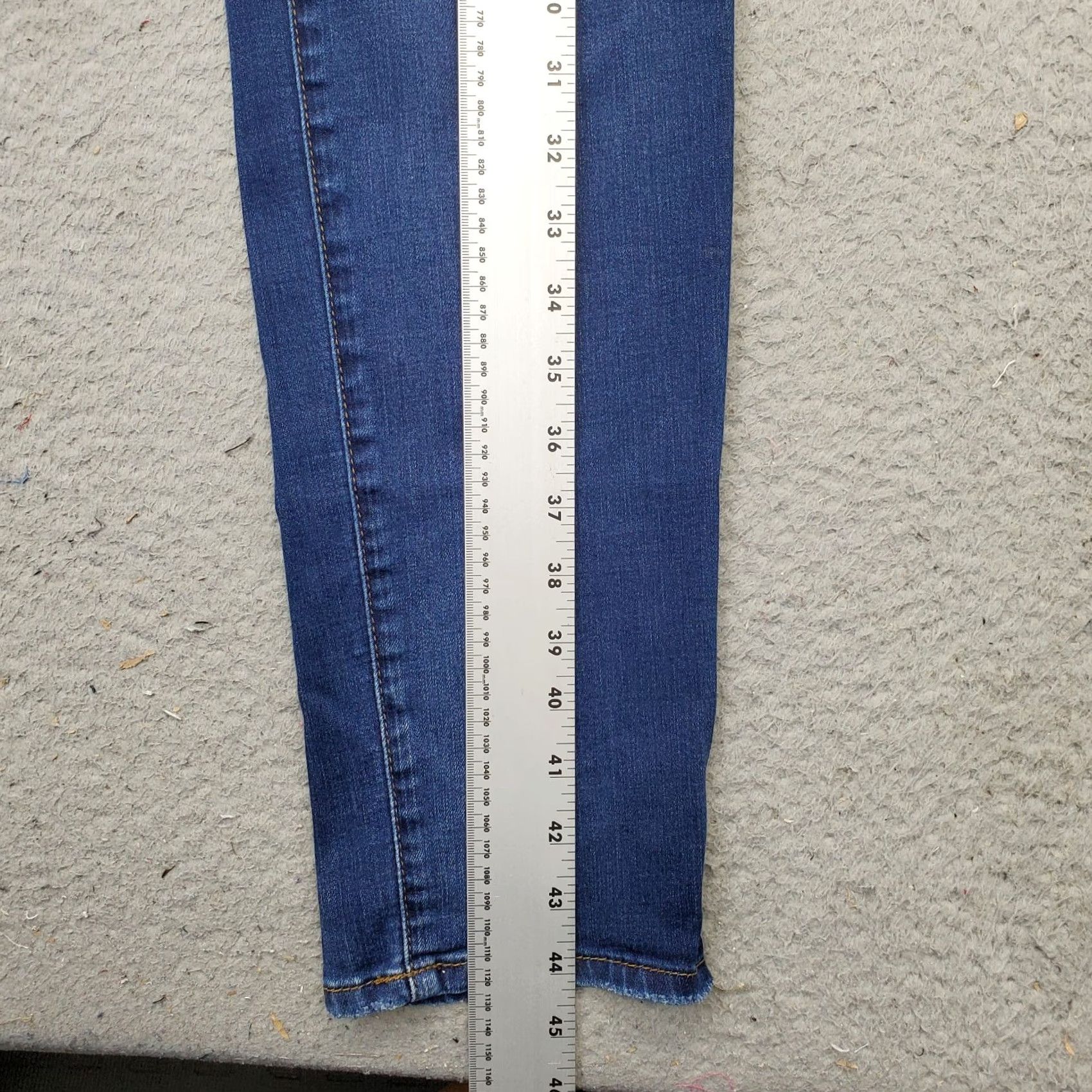 Vintage KUT from the Kloth Jeans Womens Size 16 Blue Denim Distressed 5-Pocket Skinny Leg Jeans Size 38" / US 16 / IT 52 - 3 Thumbnail