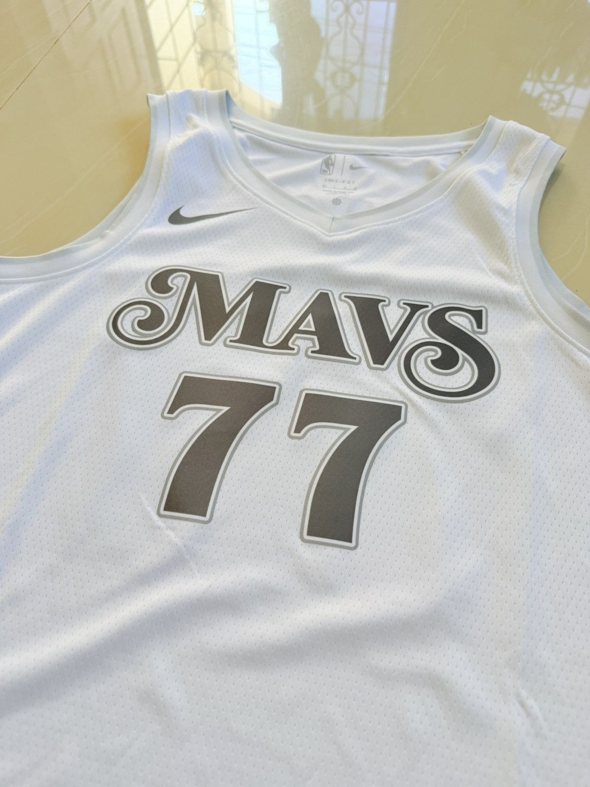 Nike Mike Mavs City Edition Swingman Luca Doncic Jersey Original Size US L / EU 52-54 / 3 - 4 Thumbnail
