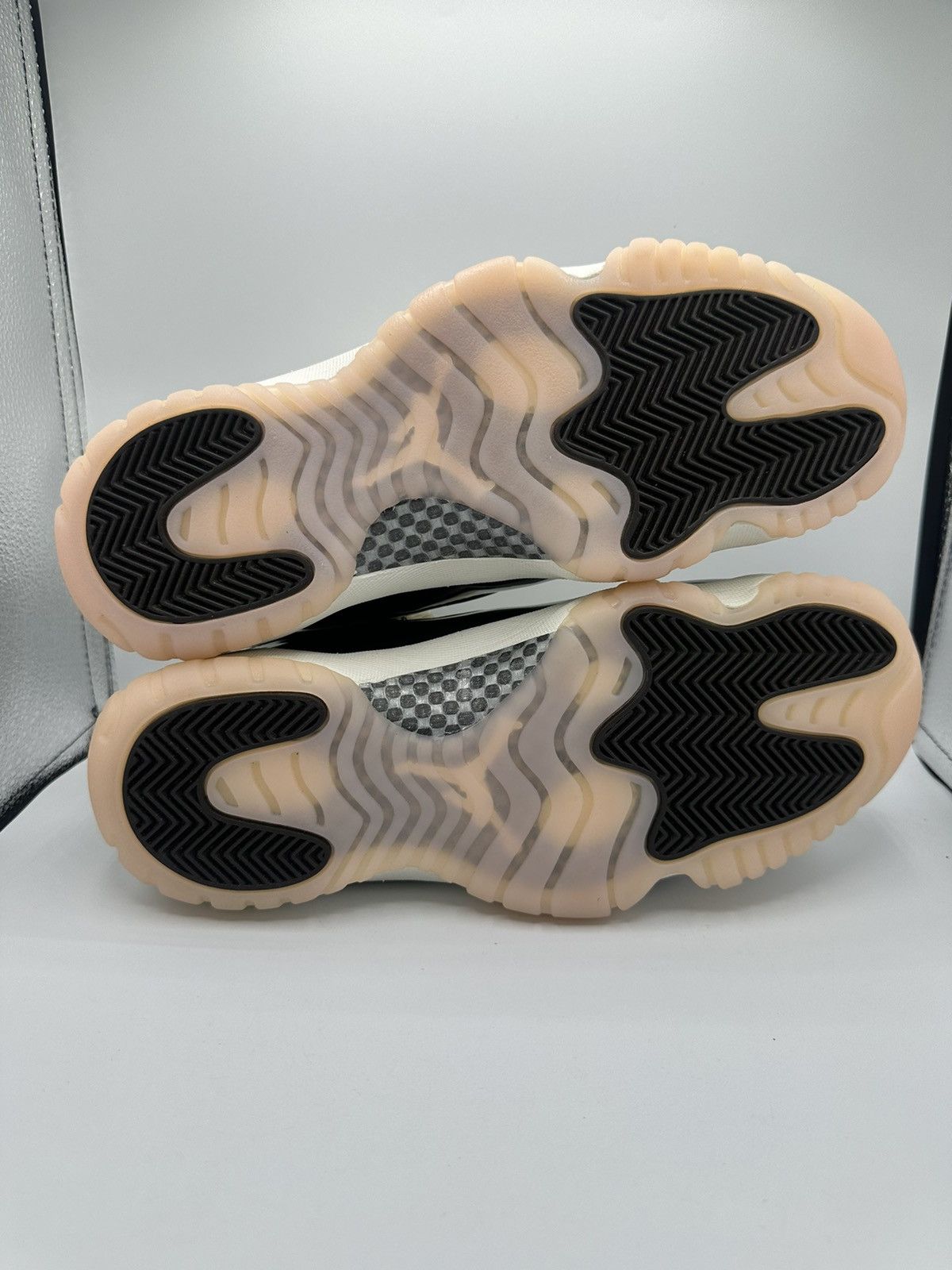 Jordan Brand Air Jordan 11 wmns Neapolitan 9.5w Size US 9.5 / IT 39.5 - 5 Thumbnail