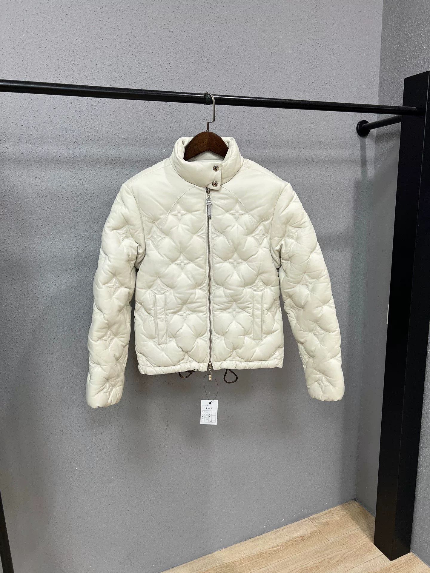 Louis Vuitton LV Lambskin Down Jacket Size XS / US 0-2 / IT 36-38 - 1 Thumbnail