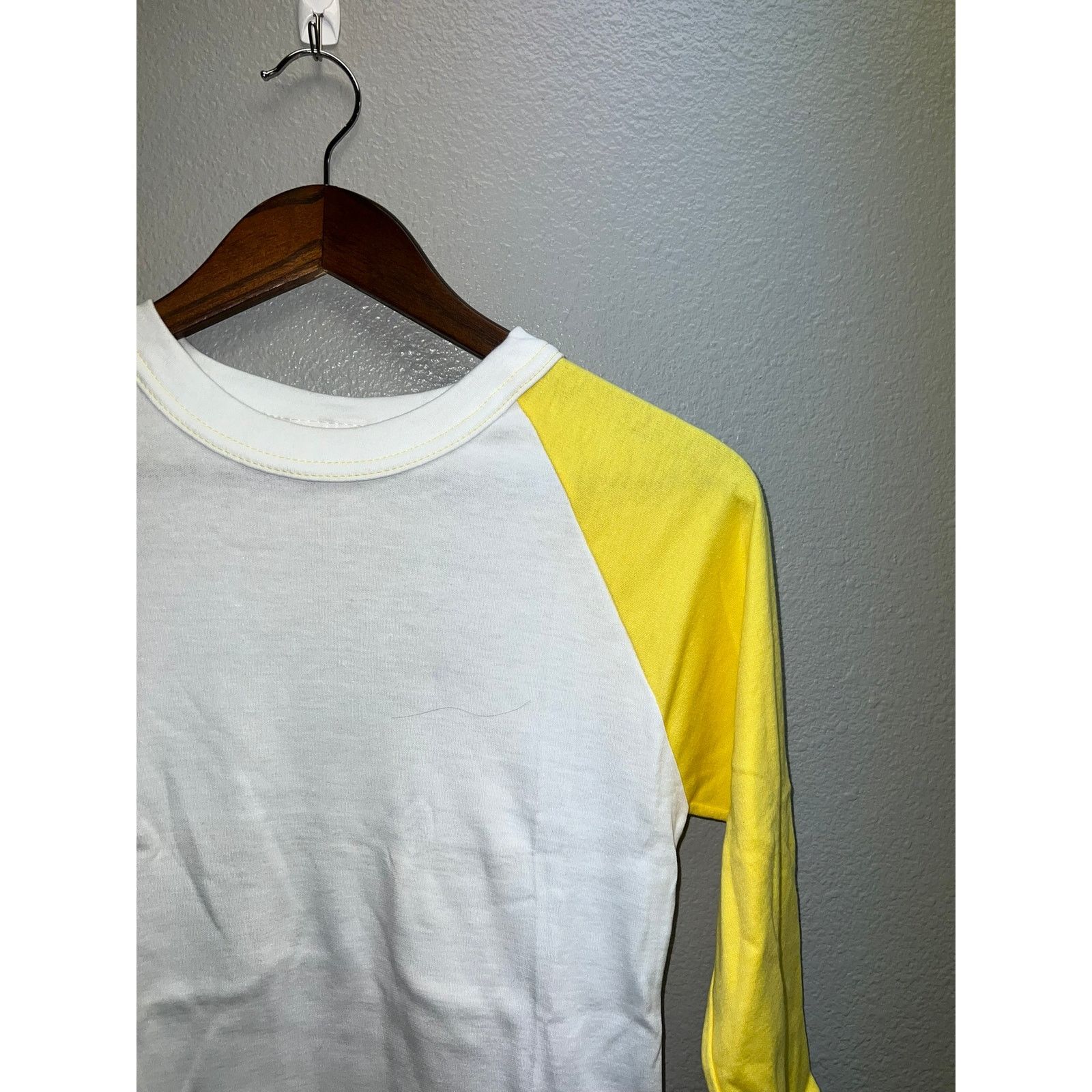 Vintage Women's 80s Lucky Star White Yellow Raglan Shirt Blank Top Size M / US 6-8 / IT 42-44 - 2 Thumbnail
