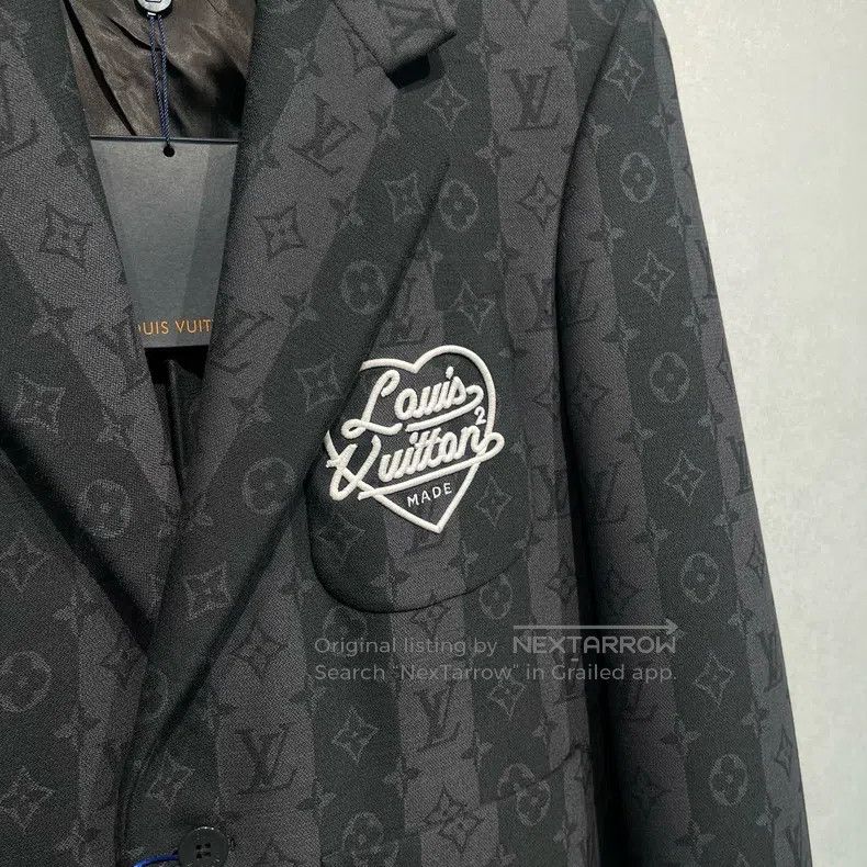 Louis Vuitton Louis Vuitton Full logo printed single-row suit jacket Size US S / EU 44-46 / 1 - 3 Thumbnail