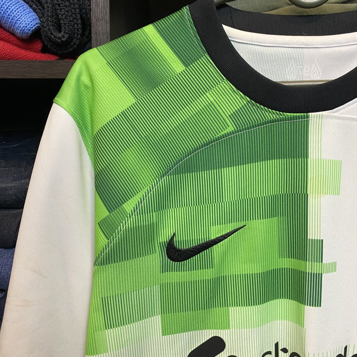 Nike Mens Nike FC Liverpool 2019 soccer jersey size M Size US M / EU 48-50 / 2 - 3 Thumbnail