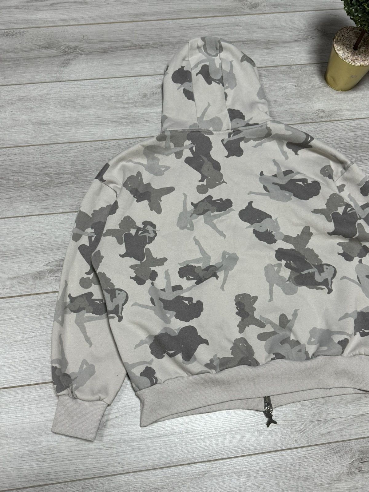 Named Collective Named Collective Unrealistic zip girls camo monogram hoodie Size US XL / EU 56 / 4 - 7 Thumbnail