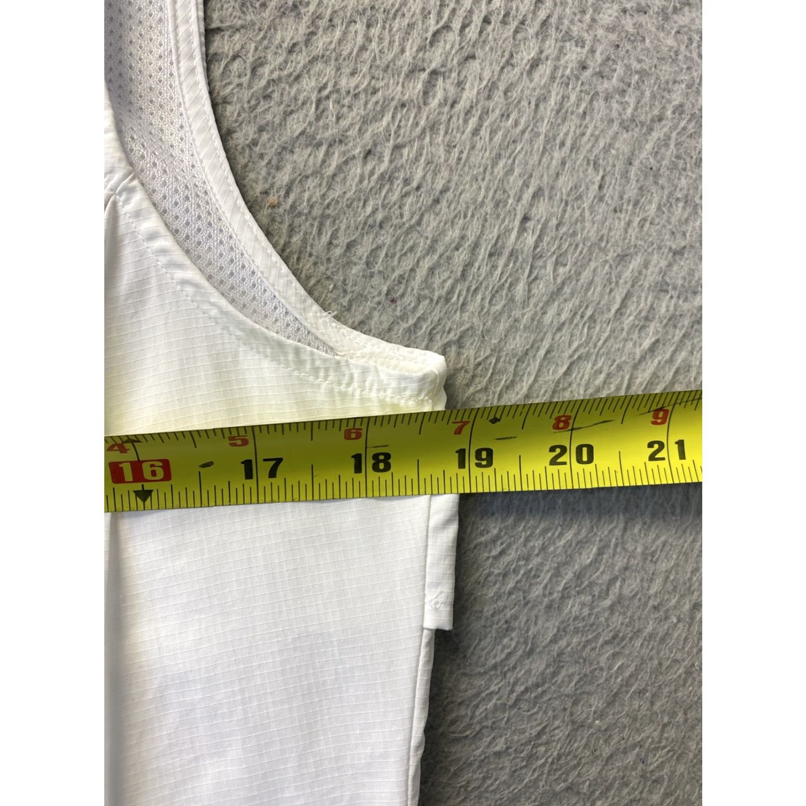 Eddie Bauer Eddie Bauer BLOUSE White BUTTON UP-SLEEVELESS-NO IRON Polyester NWOT /33-77 Size S / US 4 / IT 40 - 5 Thumbnail
