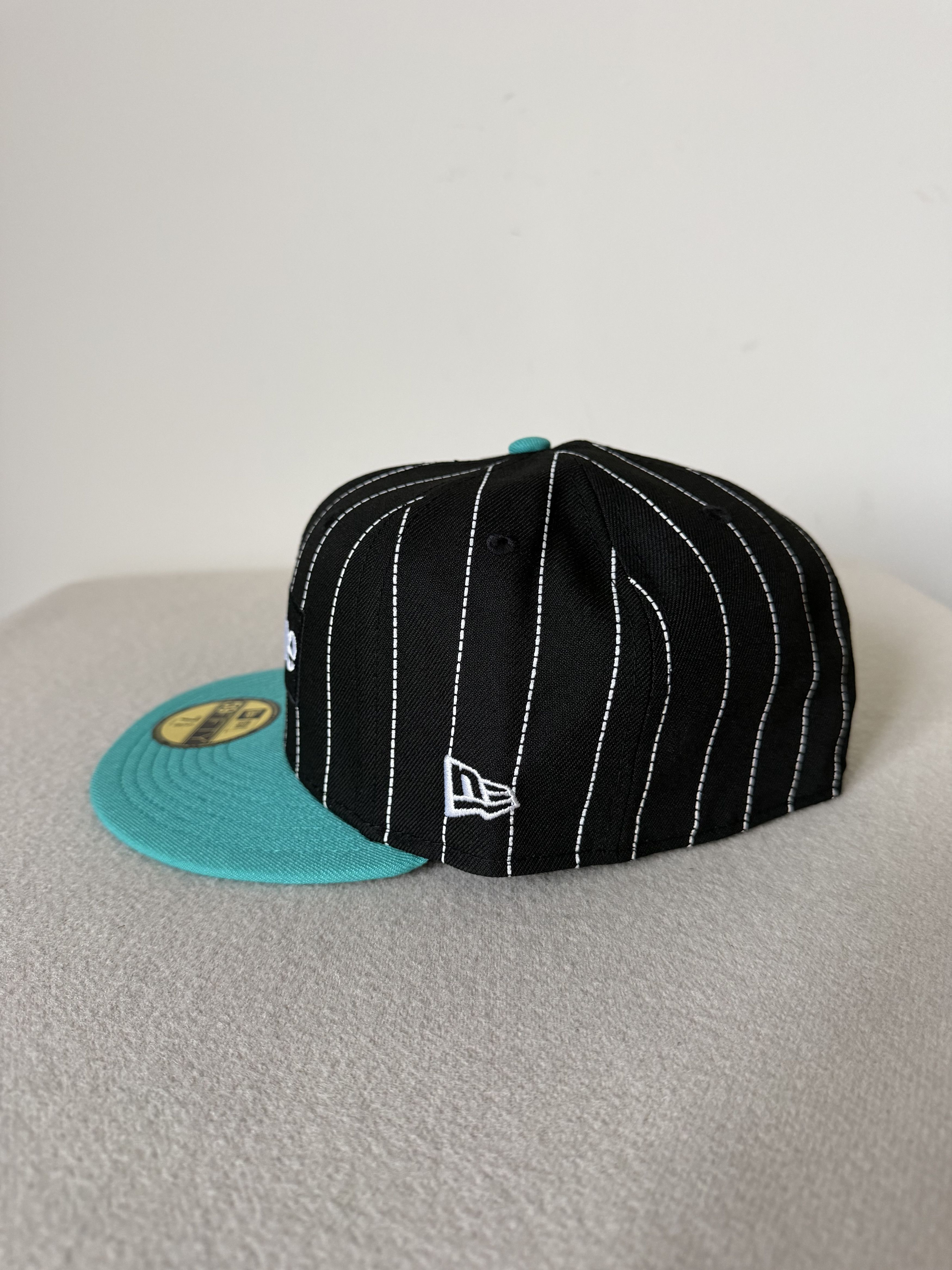 MLB × New Era × Supreme 7 5/8 Supreme New Era Florida Marlins Box Logo 59FIFTY Size ONE SIZE - 3 Thumbnail