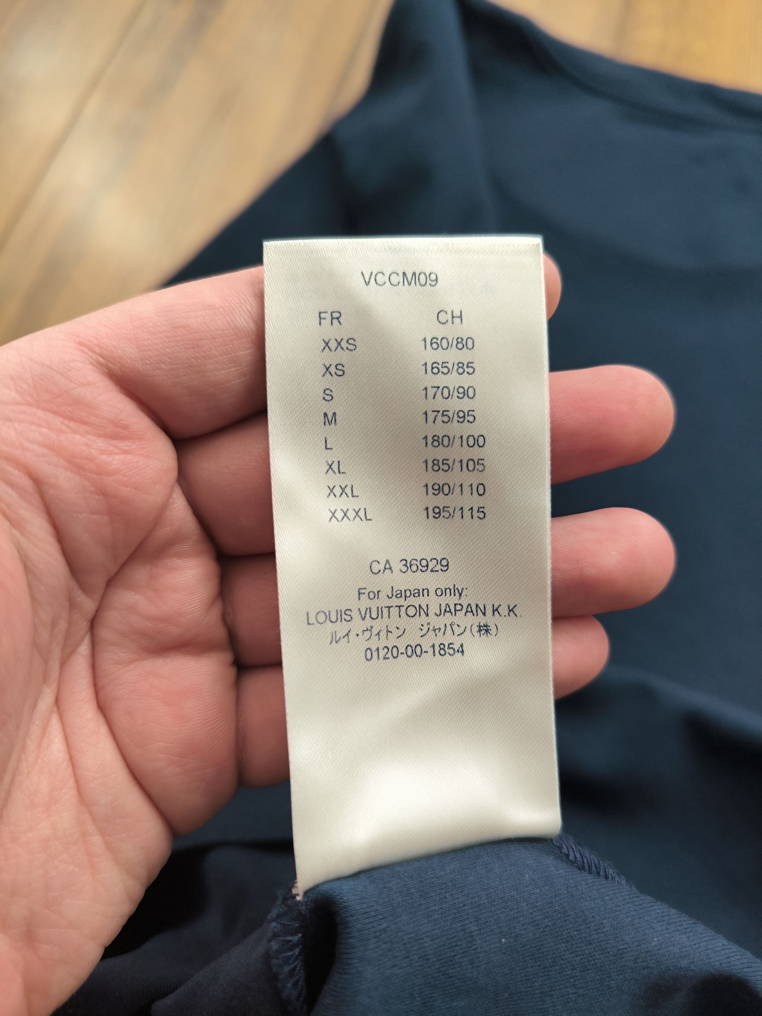 Louis Vuitton LV Navy Pocket Tee, XS, very good condition Size US XS / EU 42 / 0 - 8 Thumbnail