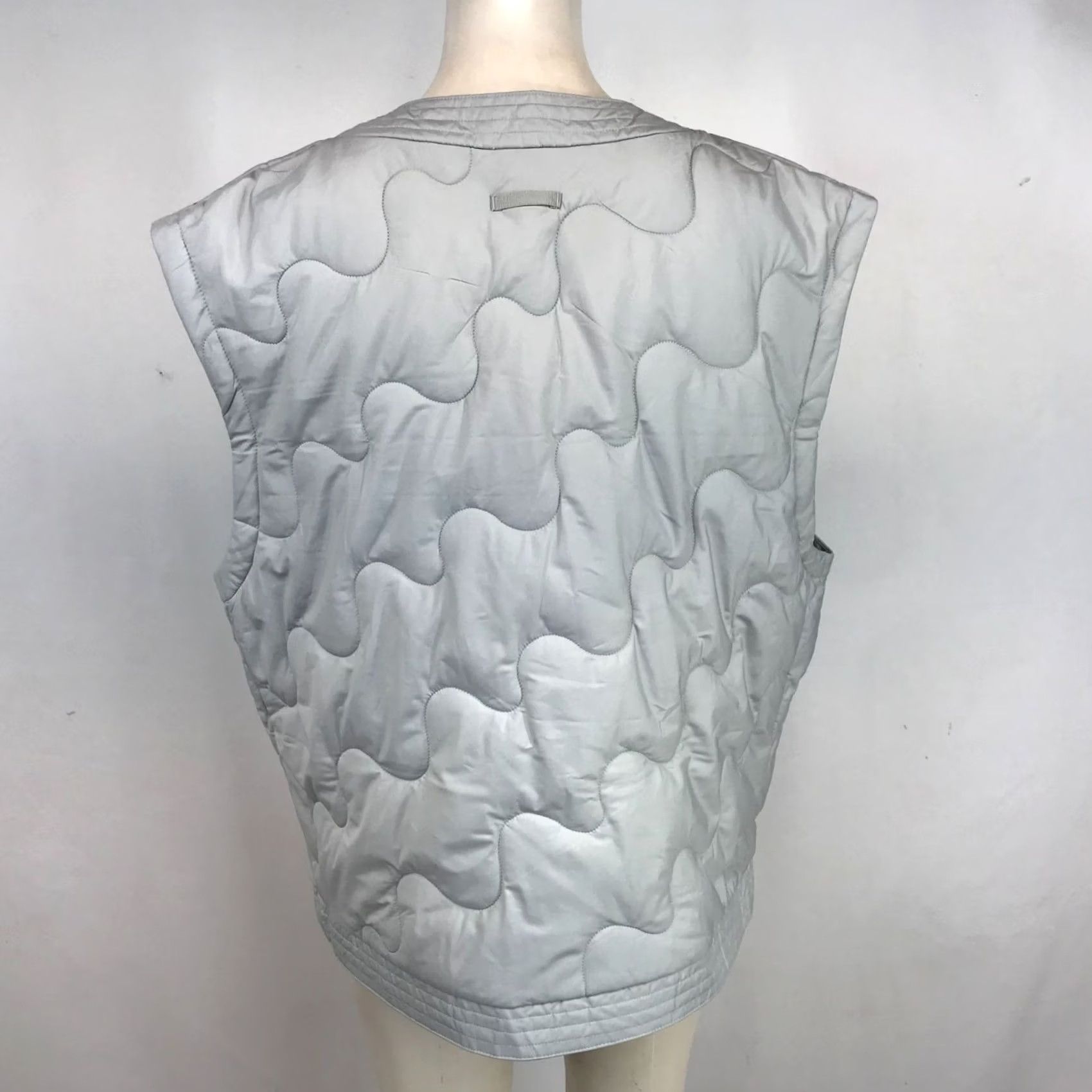 Adidas ADIDAS MENS MEDIUM GRAY FULL ZIP QUILTED VEST JACKET Size US M / EU 48-50 / 2 - 5 Thumbnail