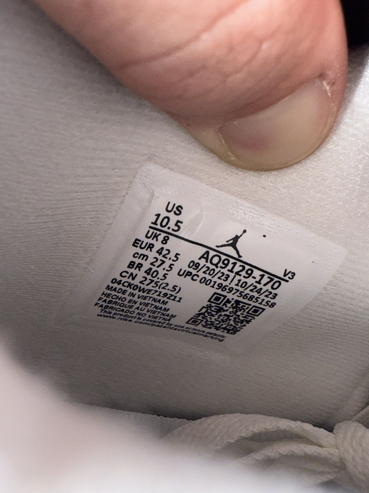 Jordan Brand Air Jordan 4 Womens Retro Metallic Gold Sizes US W10.5 / M9 Size US 9 / EU 42 - 9 Thumbnail