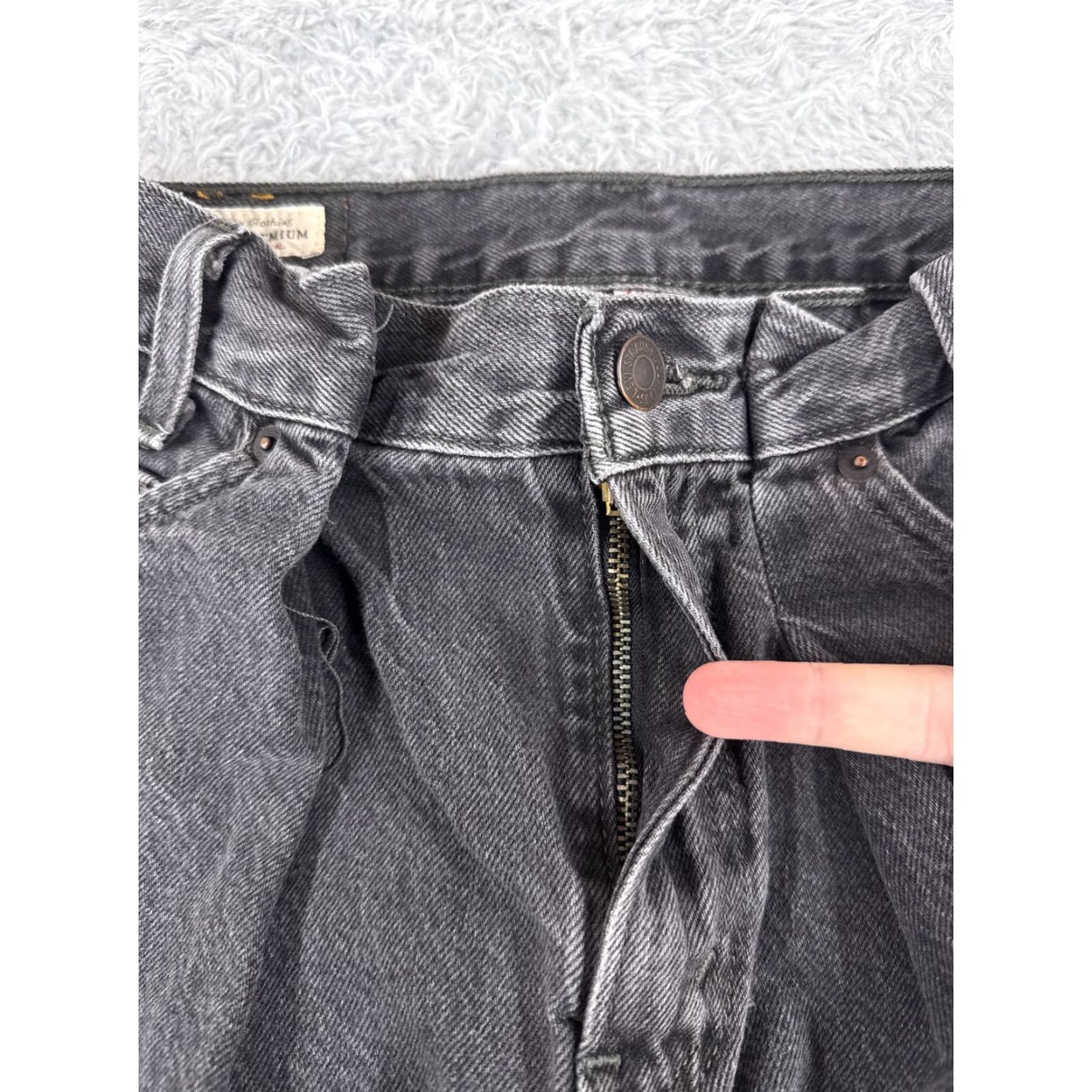 Levi's Levi's Women's Wide-Leg Denim Pants 24 Black Cotton Vintage 90s Baggy Jeans Size 42" / US 20 - 5 Thumbnail