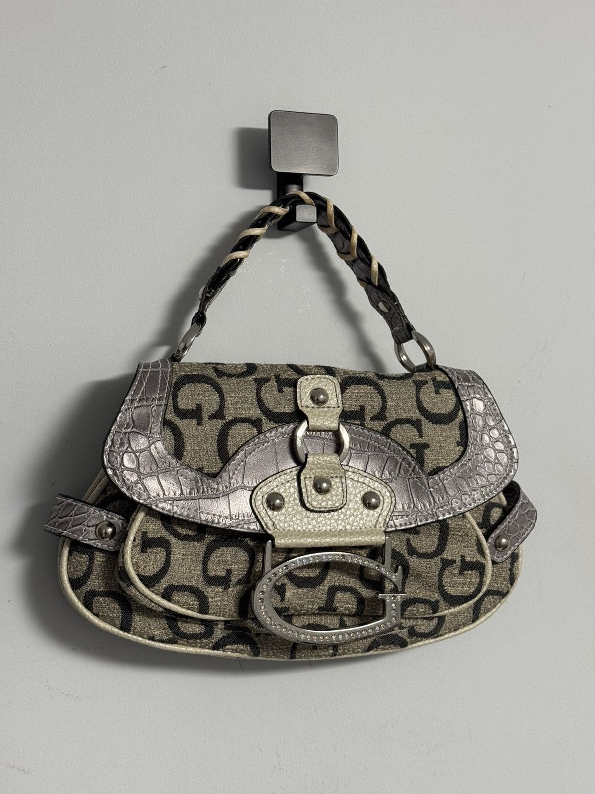 Guess Vintage Guess Y2K 2000s Beige Monogram Cross Body Bag Size ONE SIZE - 2 Thumbnail